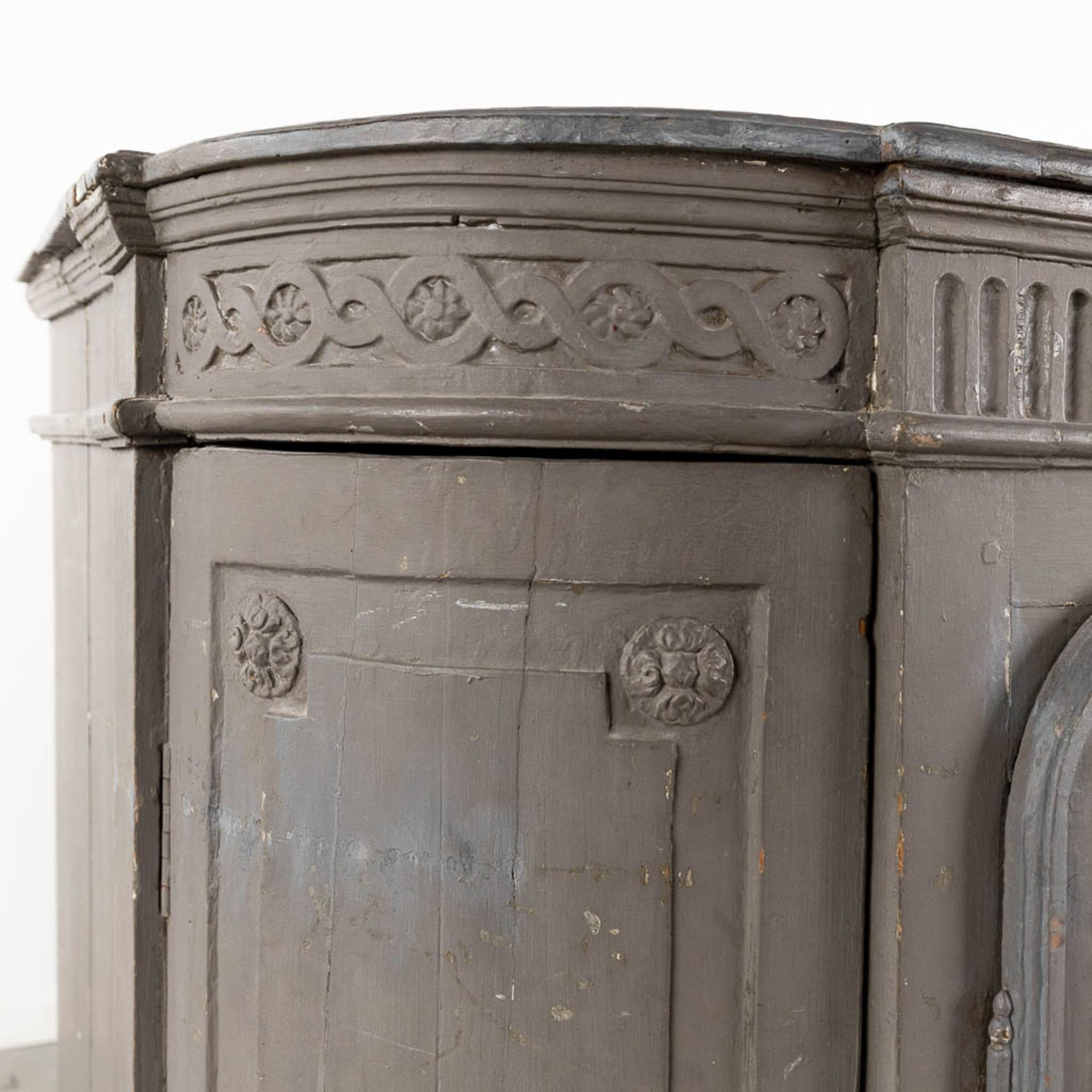 A sideboard with grey patinated wood. Louis XVI. 18th century.  (D:62 x W:154 x H:100 cm) - Image 12 of 13