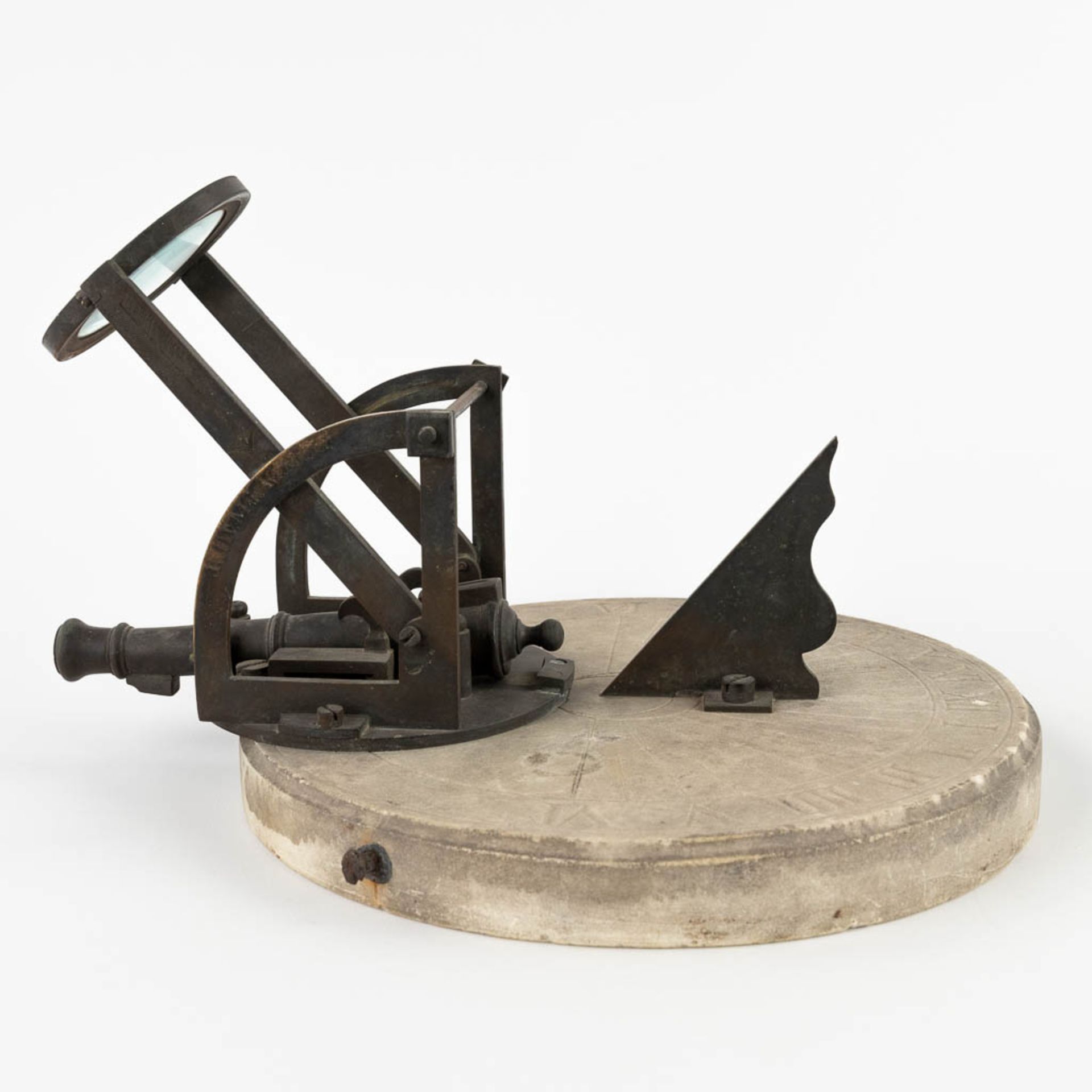 A miniature model of a 'Solar Cannon', bronze mounted on marble. 19th C. (D:22 x W:27 x H:19 cm) - Image 4 of 13