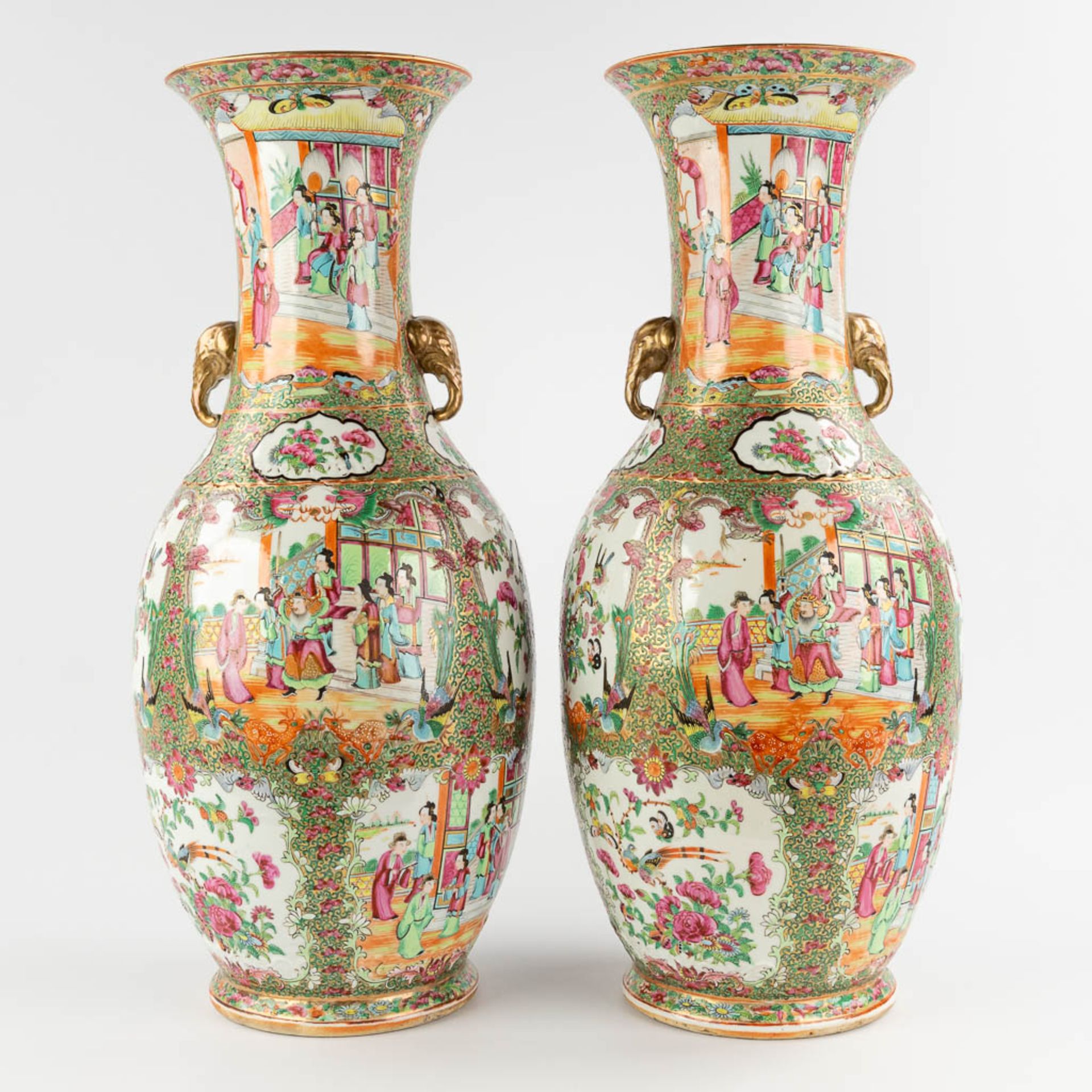 A pair of Chinese Kanton vases with elephant handles, 19th/20th C. (H:61 x D:25 cm) - Bild 4 aus 16