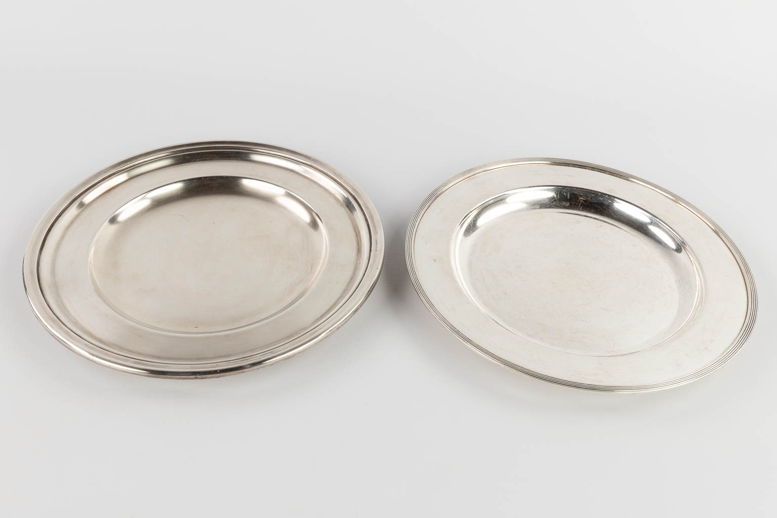 Christofle, Wiskemann, Fironnet, a large collection of serving accessories, silver-plated metal. (D: - Image 16 of 32