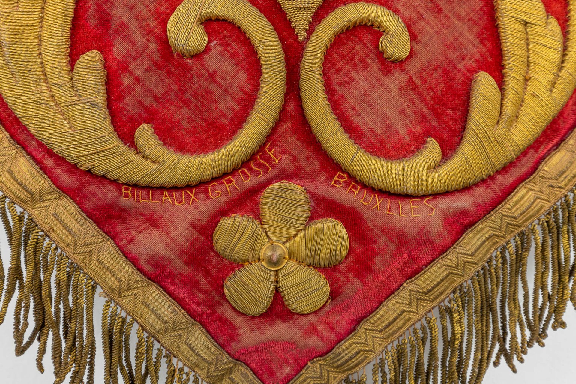 An antique banner, 'Harmonie Saint Germain, Couvin', and used in the front of a marching orchestra. - Image 5 of 10
