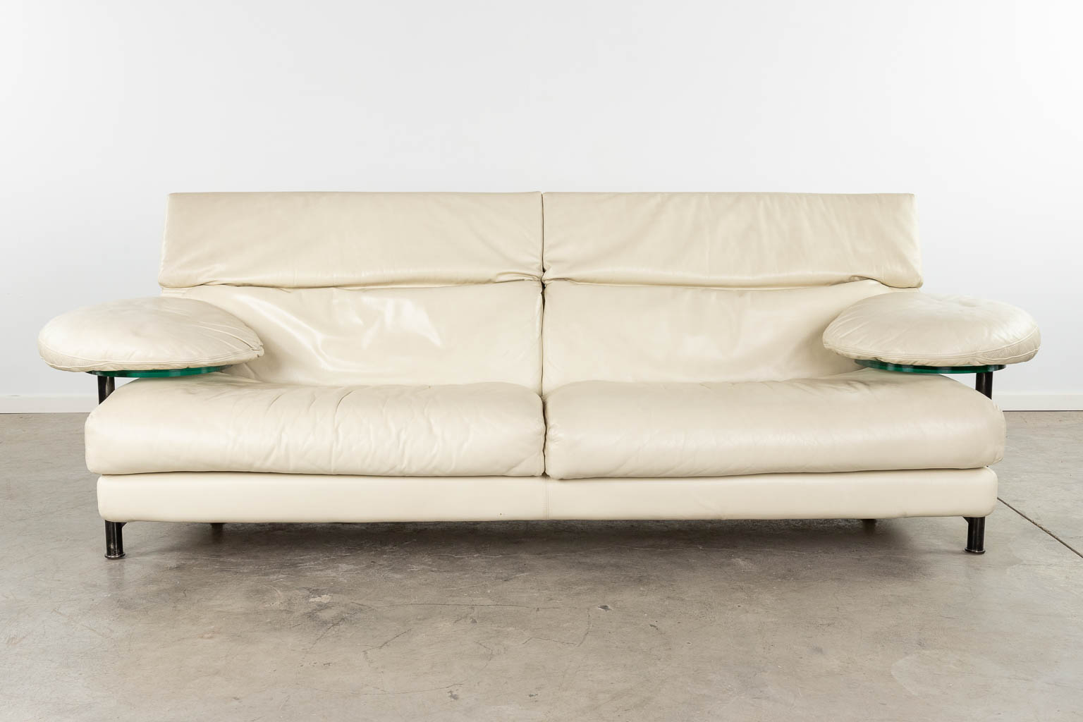 Paolo PIVA (1950-2017) 'Arca' for B&amp;B Italia. Two and Three seater leather sofa. (D:90 x W:250 x - Image 3 of 27