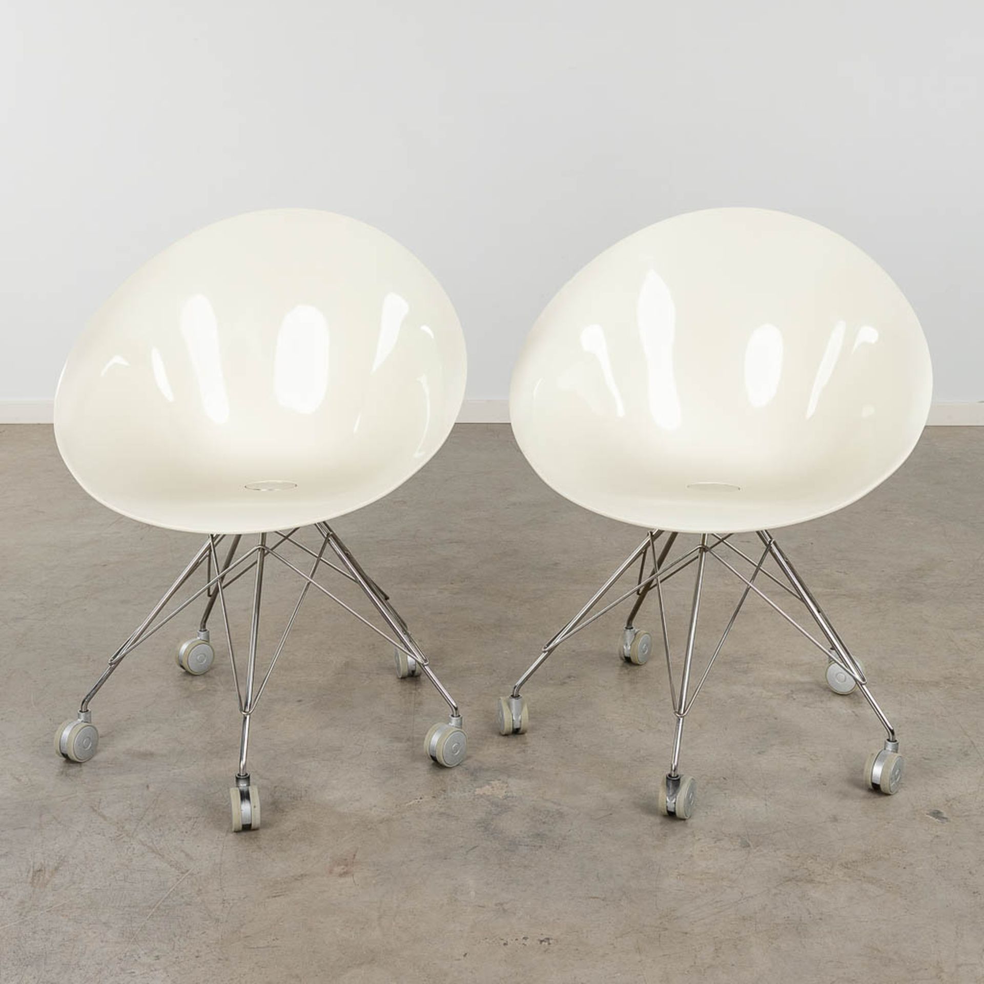 Philippe STARCK (1949) 'Ero' for Kartell, two office chairs. (D:59 x W:62 x H:82 cm) - Image 3 of 14