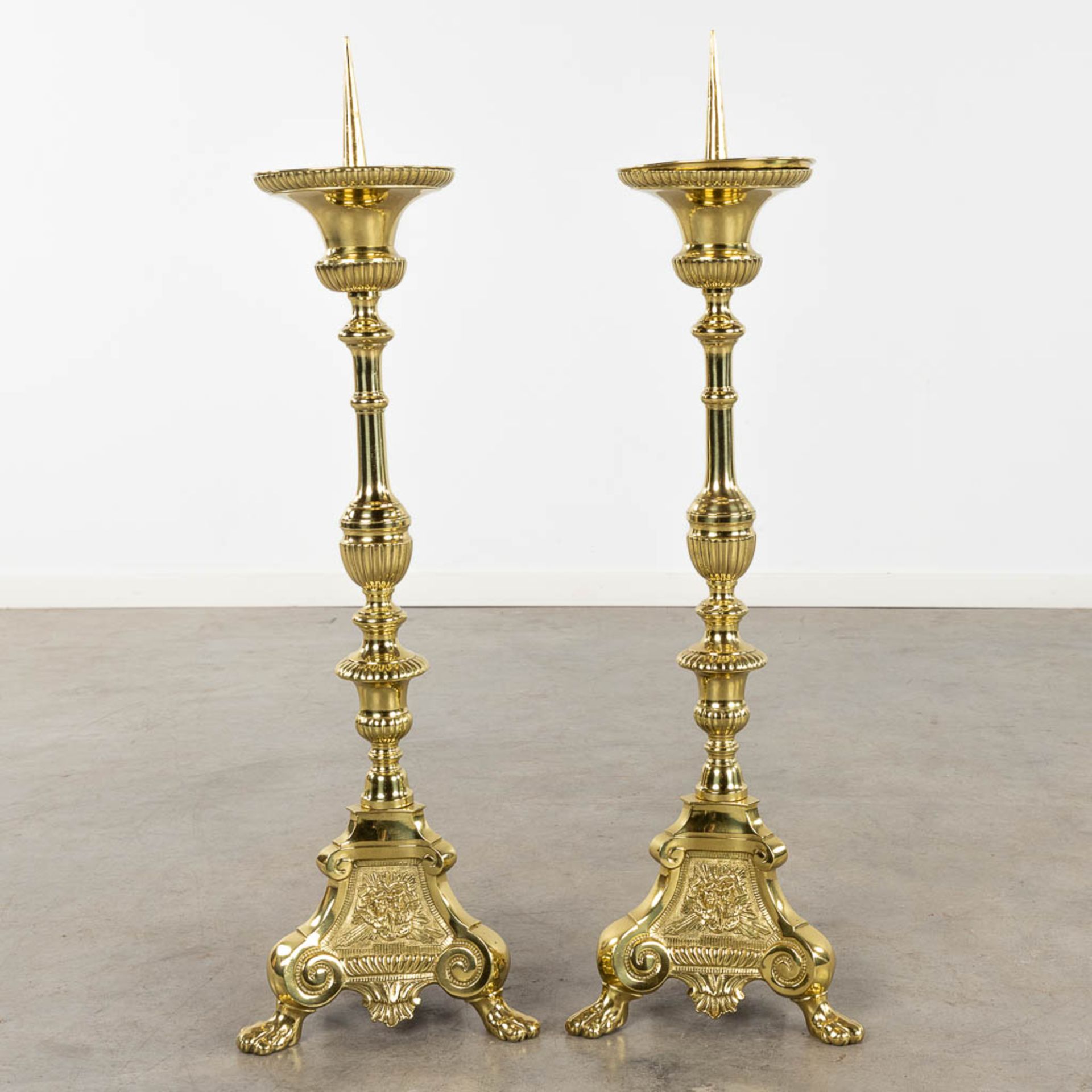A pair of church candlesticks or candle holders polished bronze. 19th C. (D:24 x W:27 x H:88 cm) - Image 5 of 15