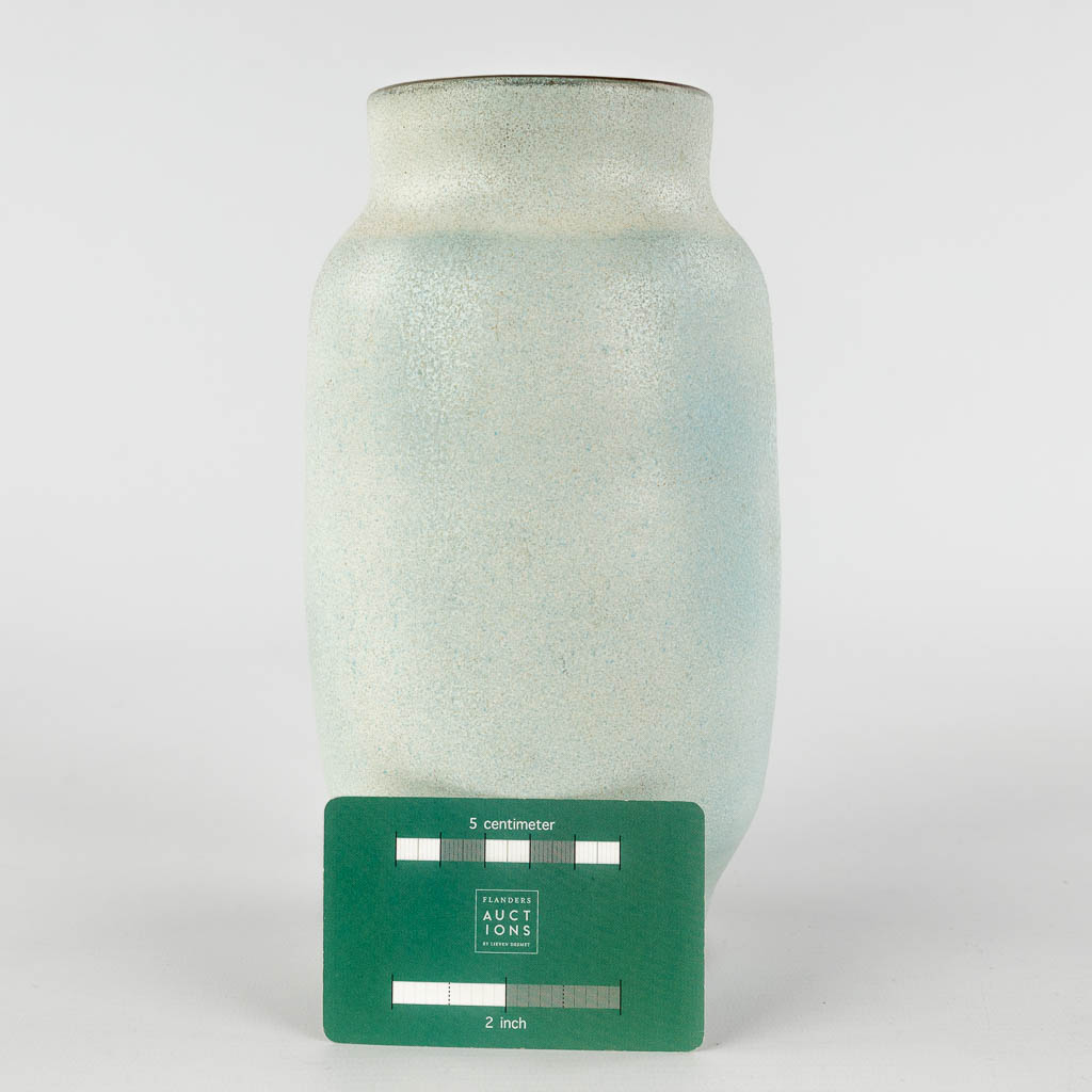 Rogier VANDEWEGHE (1923-2020) 'Vase' light-blue glaze, circa 1956-1957. (H:21,5 x D:11 cm) - Image 2 of 11
