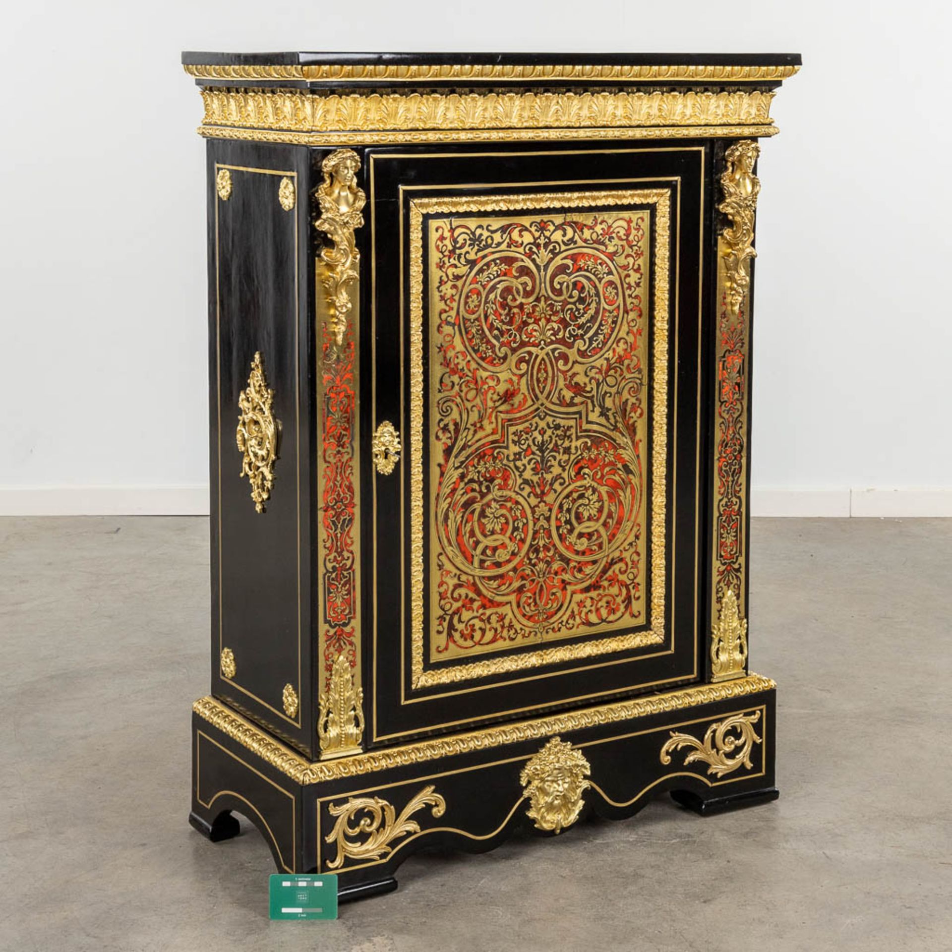 A Boulle cabinet, tortoise shell and copper inlay, Napoleon 3, 19th C. (D:36 x W:77 x H:108 cm) - Image 2 of 14