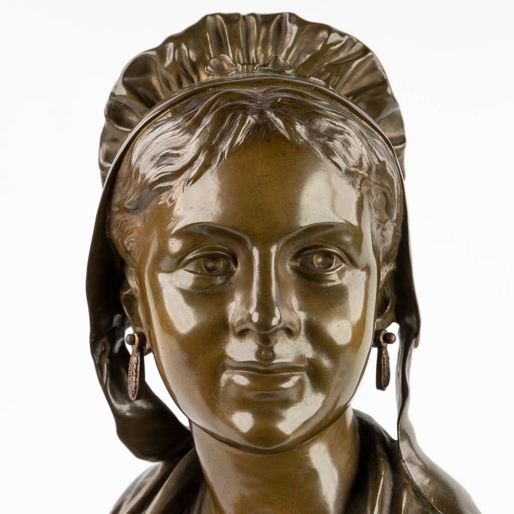 Bust of a lady, patinated bronze, signed 'Spilliaert'. (D:20 x W:25 x H:52 cm) - Image 8 of 12