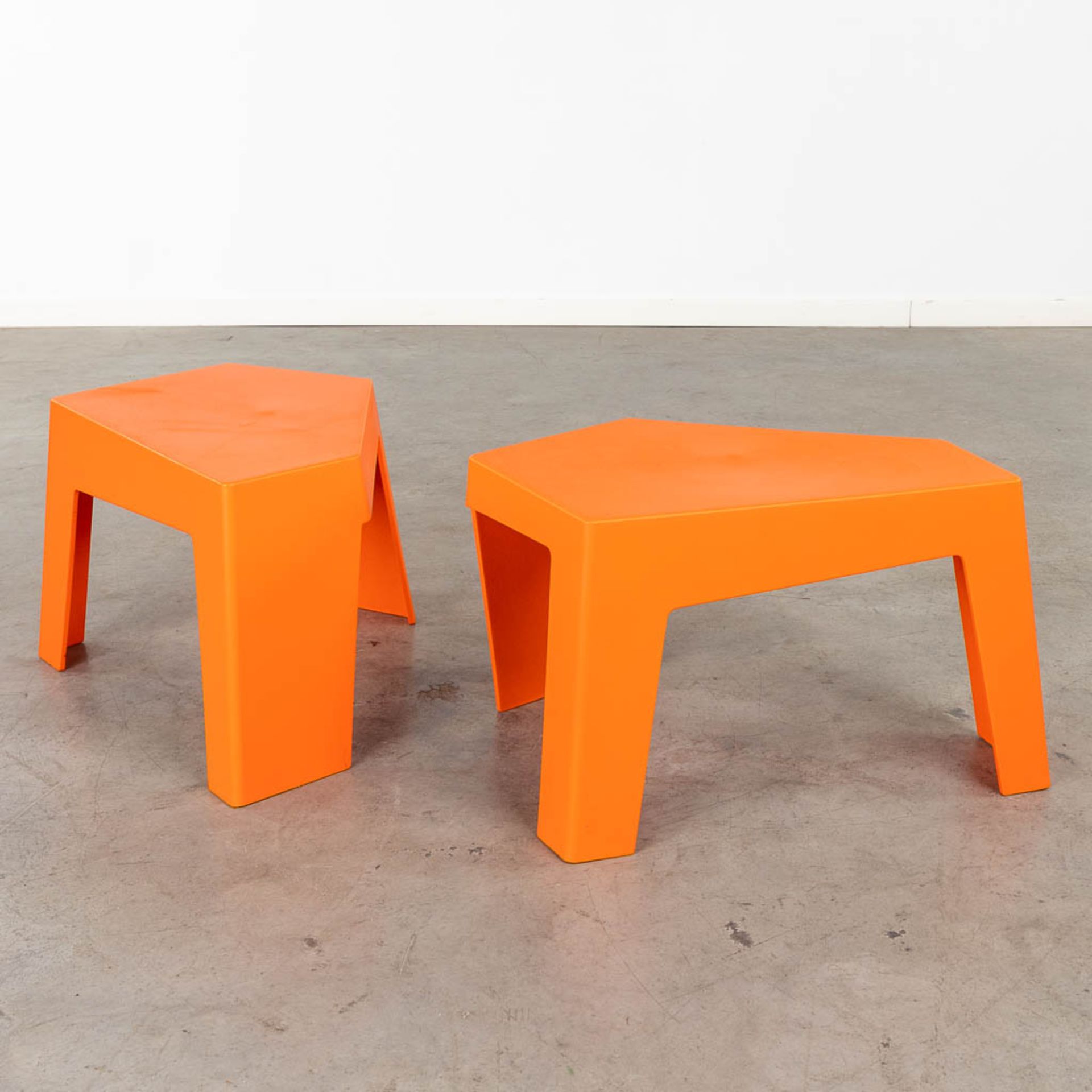 Arne QUINZE (1971) 'Pair of stools' Quinze &amp; Milan (D:46 x W:55 x H:35 cm)