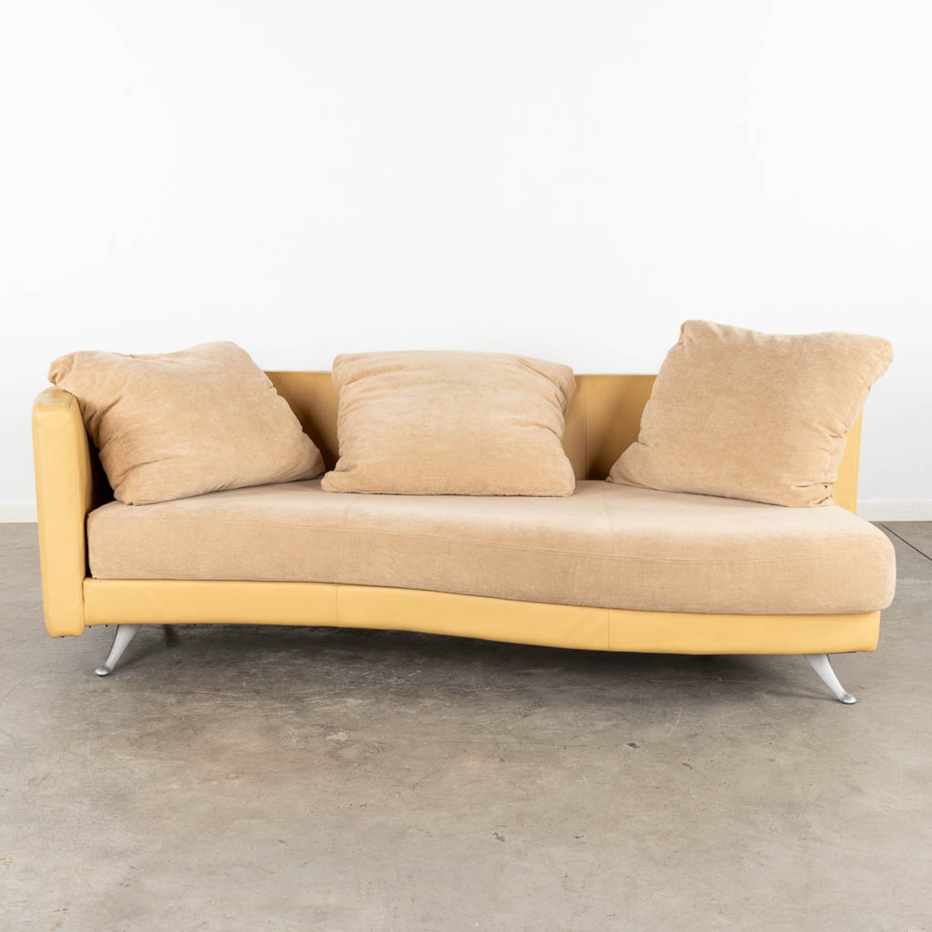 Rolf Benz, a leather and fabric sofa. (D:104 x W:210 x H:67 cm)