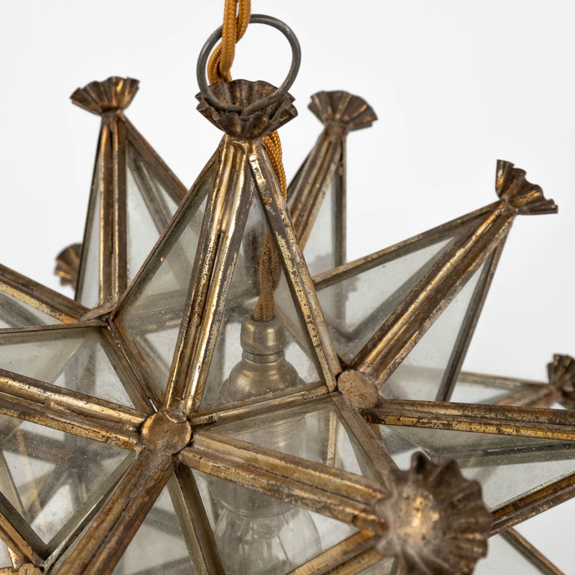 A lantern in the shape of a star, copper and glass, circa 1950. (W:25 x H:25 x D:25 cm) - Image 8 of 12