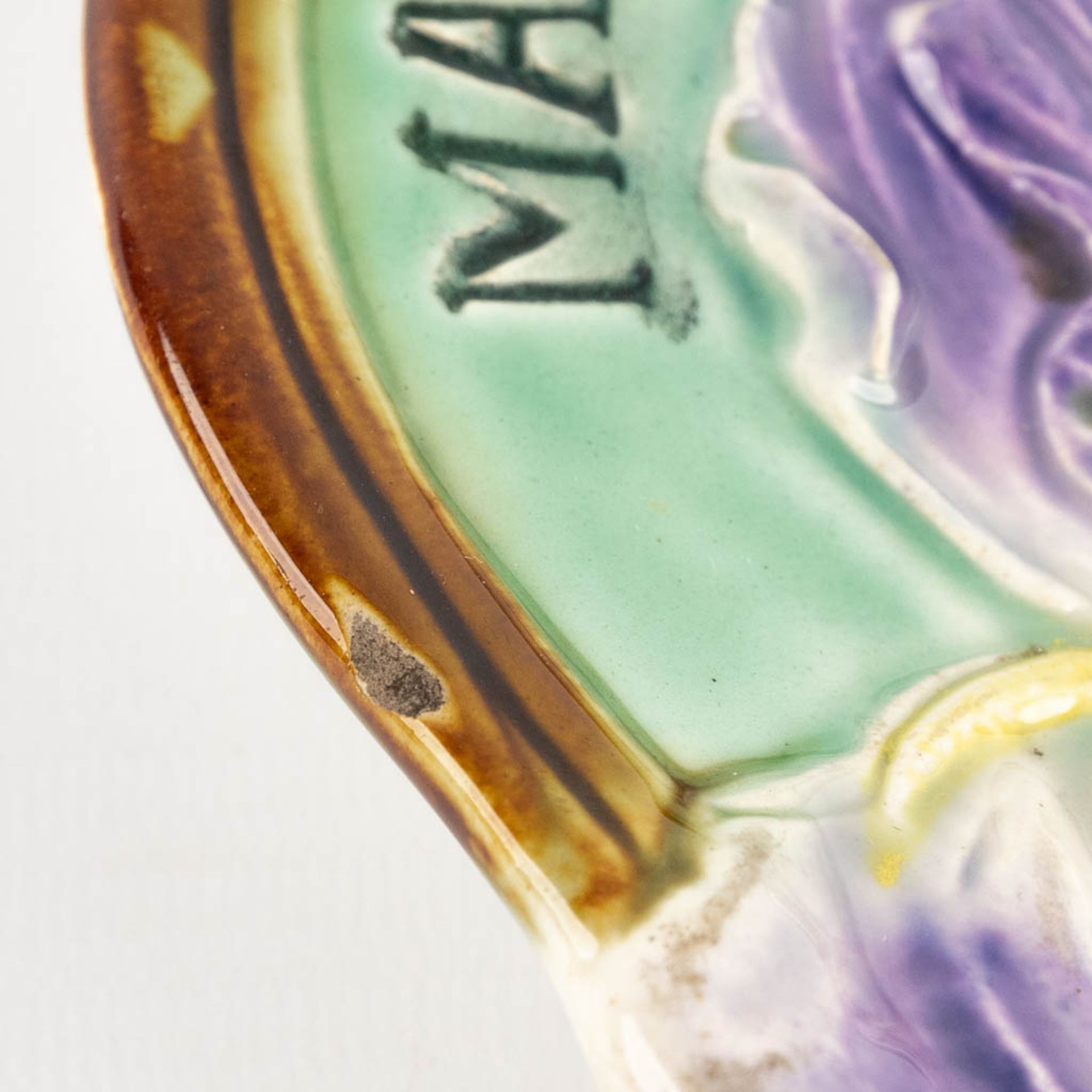 Hasselts Faience, a bowl ?Maison Charles? Confections Gand, Belgium, 19th C. (D:20 x W:26 x H:3,5 cm - Image 5 of 7