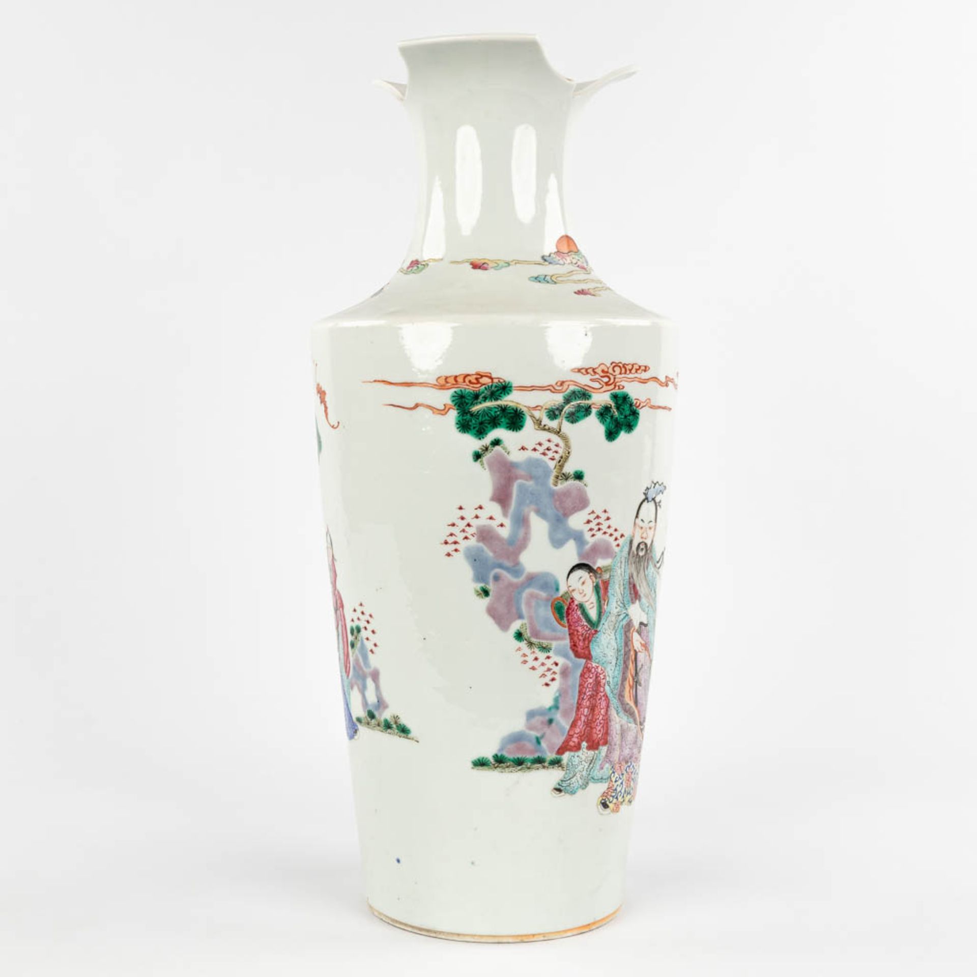 A Chinese vase, decorated with wise men or Immortals. 19th/20th C. (H:44 x D:19 cm) - Image 4 of 12