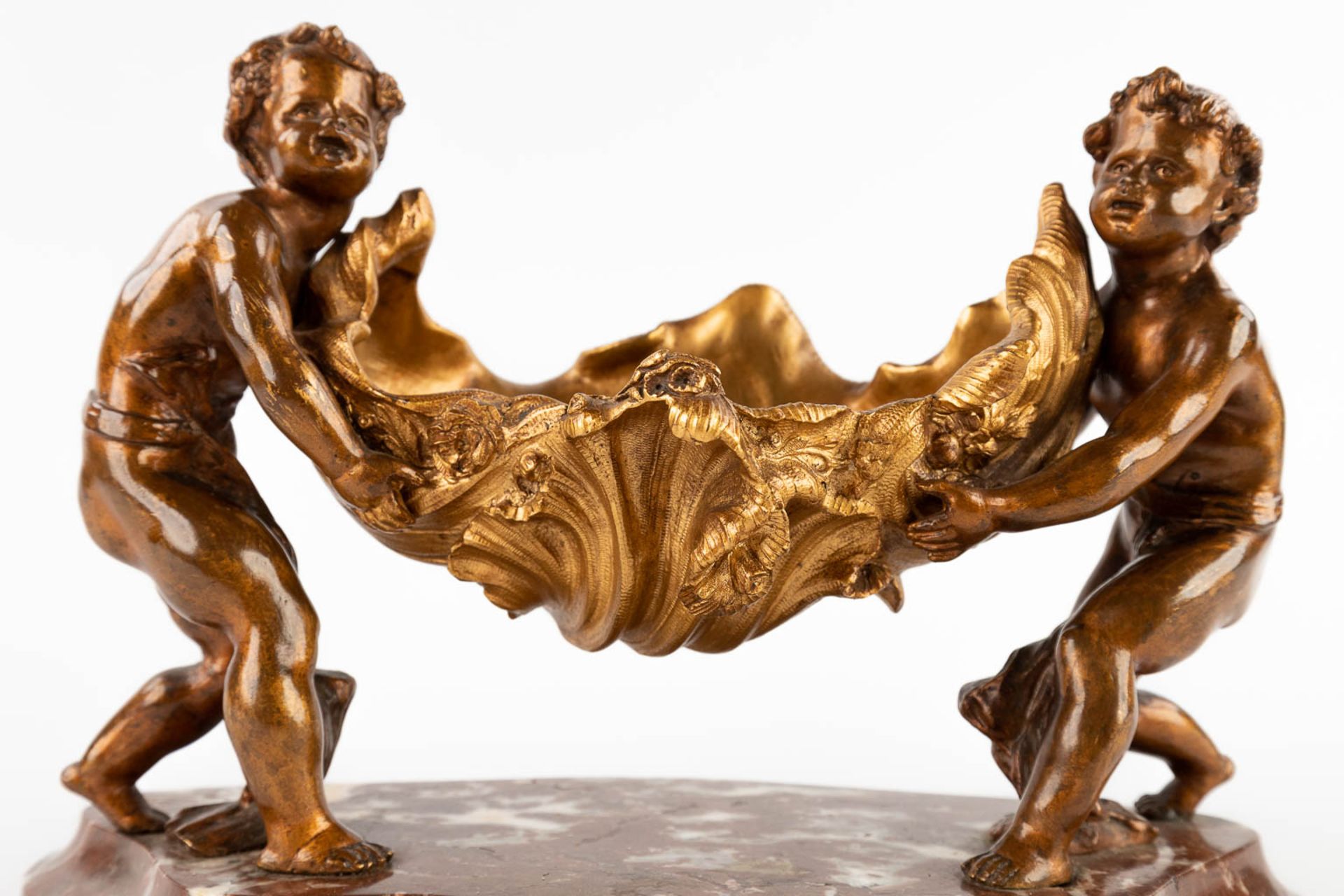 Two Putti with a sea shell, Vide Poche, Louis XV style, bronze mounted on marble. 19th C. (D:13 x W: - Image 12 of 13