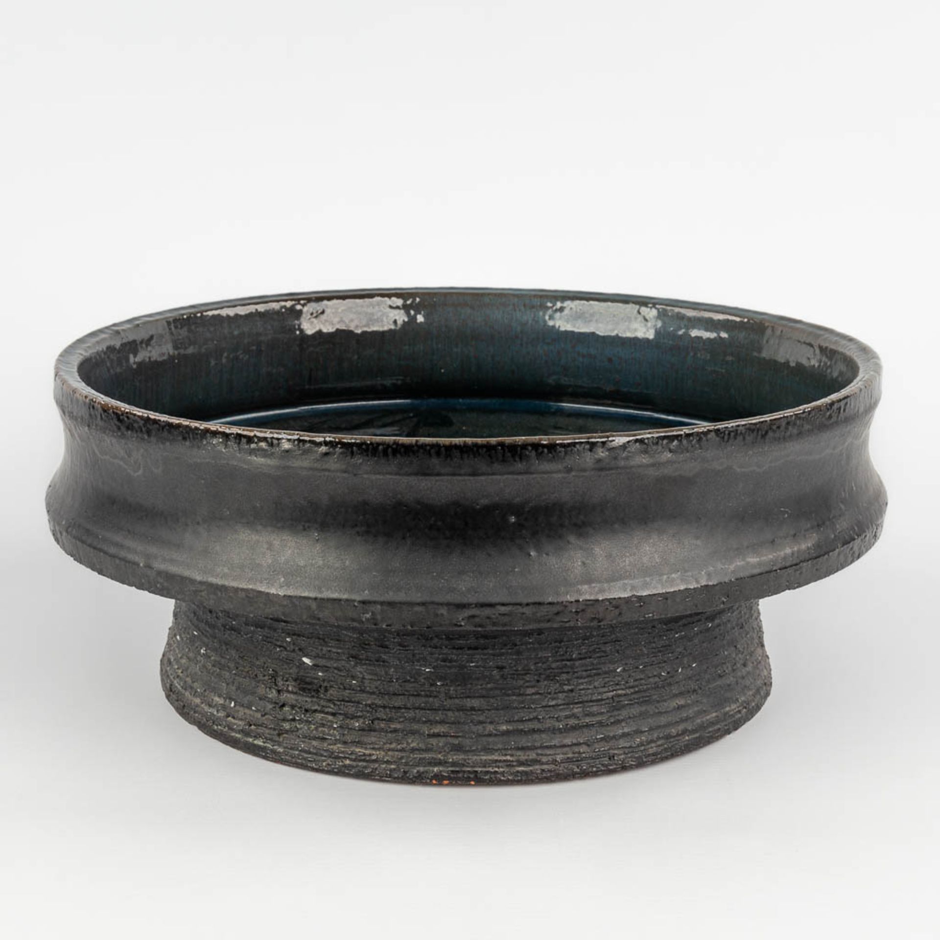 Elisabeth VANDEWEGHE (1946) 'Large Bowl' blue and black glazed ceramics, for Perignem. (H:16,5 x D:4 - Image 4 of 11