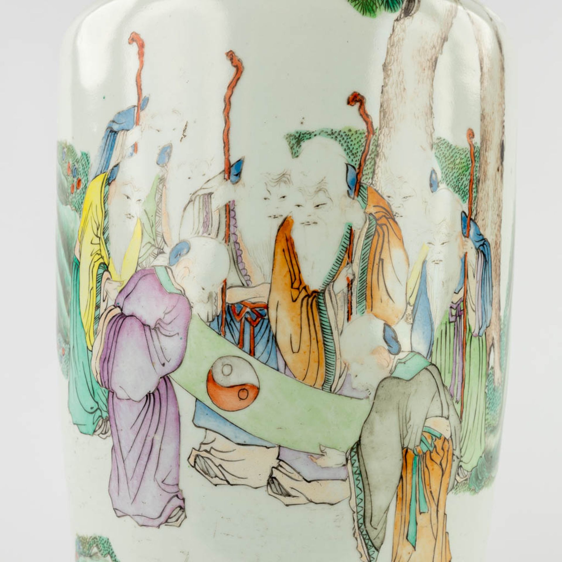 A Chinese vase decorated with wise men, 19th/20th C. (H:57 x D:23 cm) - Bild 10 aus 14