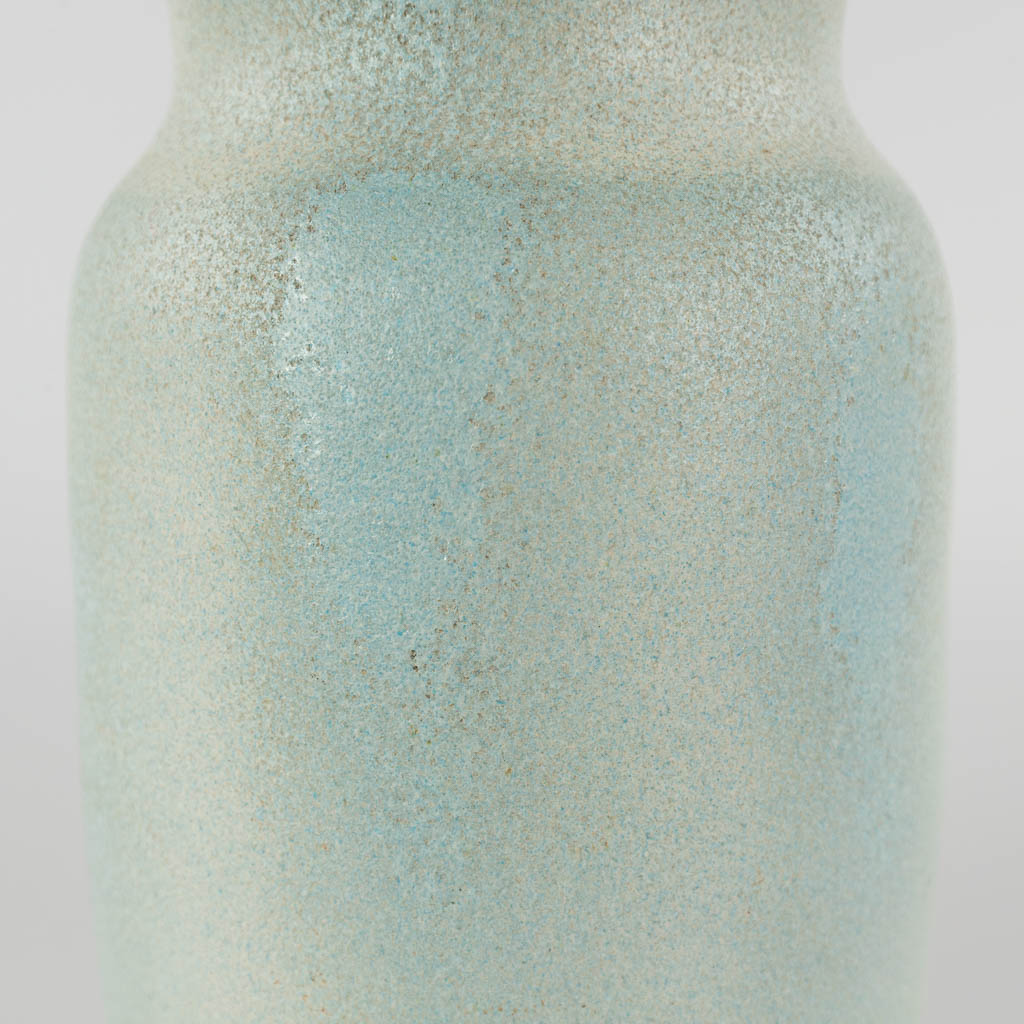 Rogier VANDEWEGHE (1923-2020) 'Vase' light-blue glaze, circa 1956-1957. (H:21,5 x D:11 cm) - Image 8 of 11