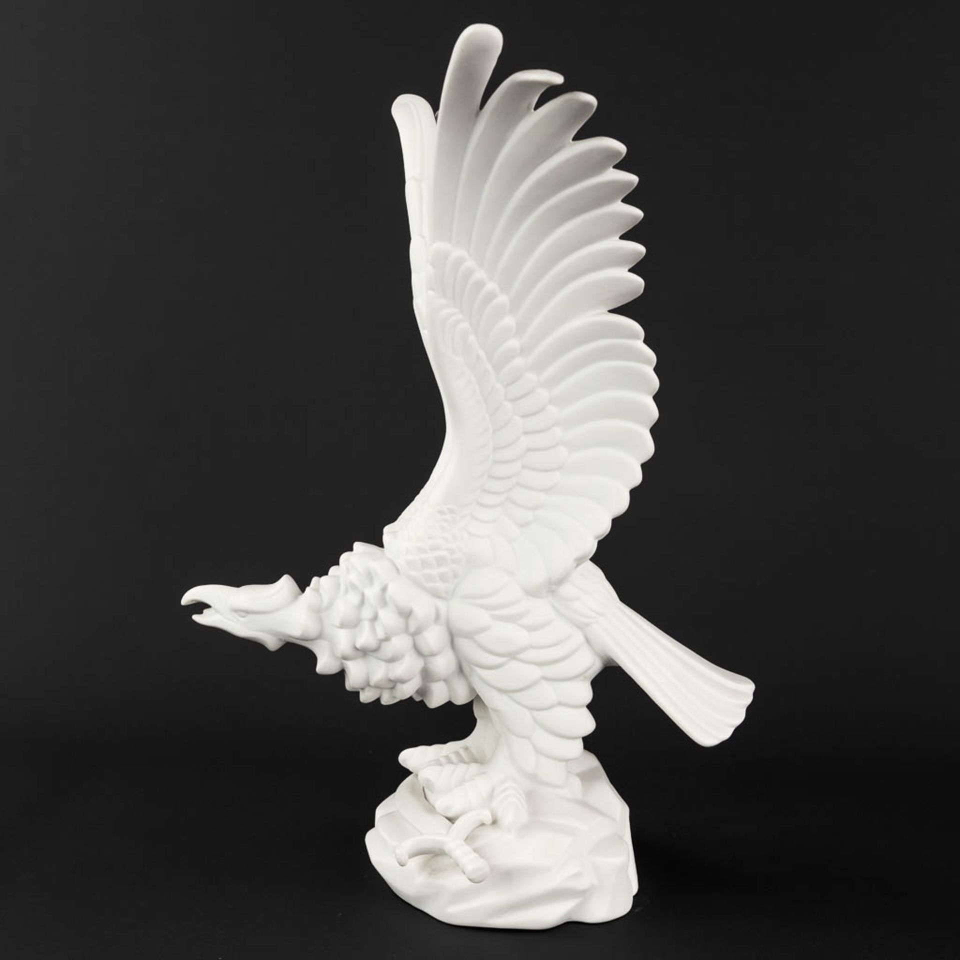 Herend, an eagle with sword figurine, bisque porcelain. (D:24 x W:23,5 x H:33 cm) - Image 4 of 10