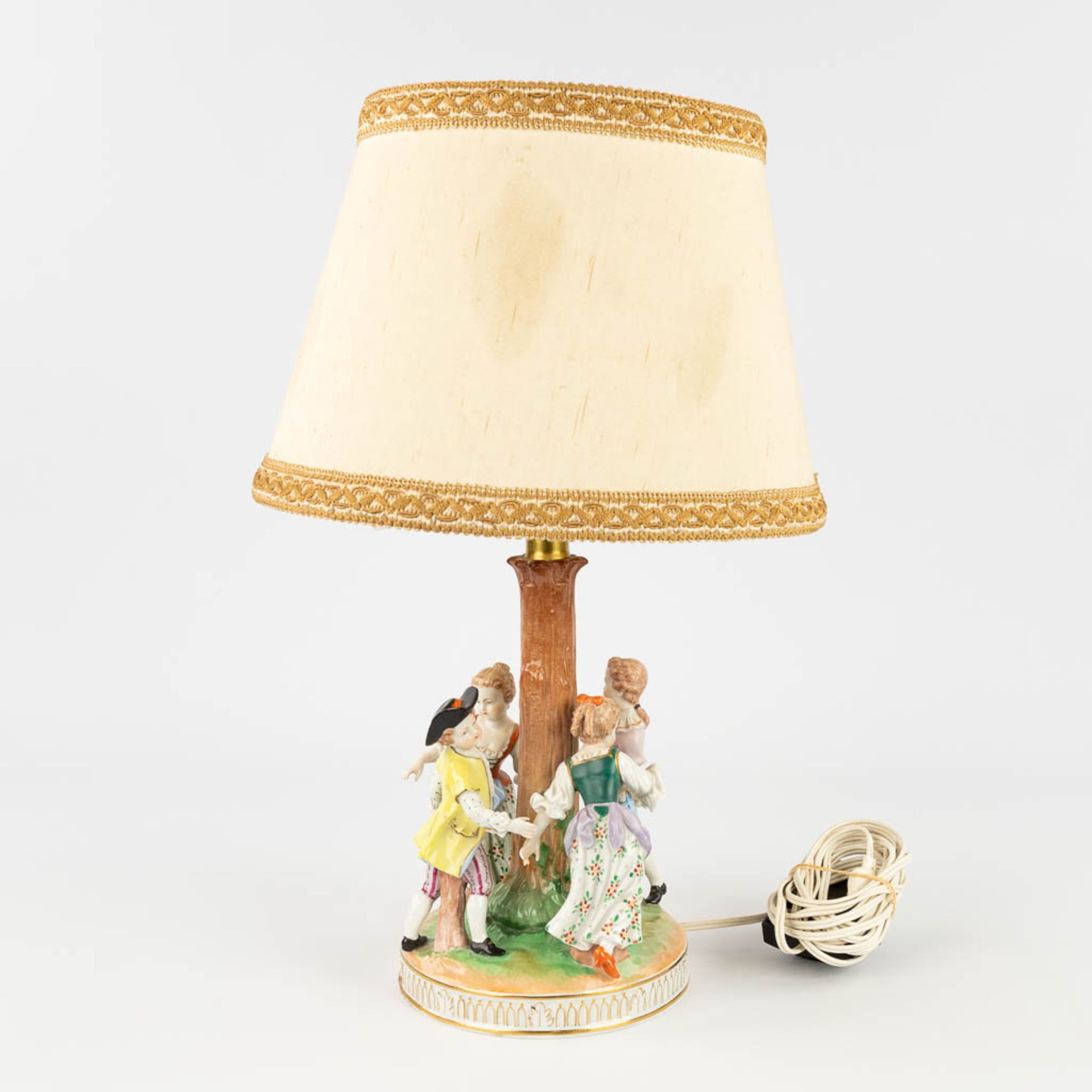 Two Table lamps, German porcelain with hand-painted decor. 20th C. (H:47 cm) - Bild 8 aus 32