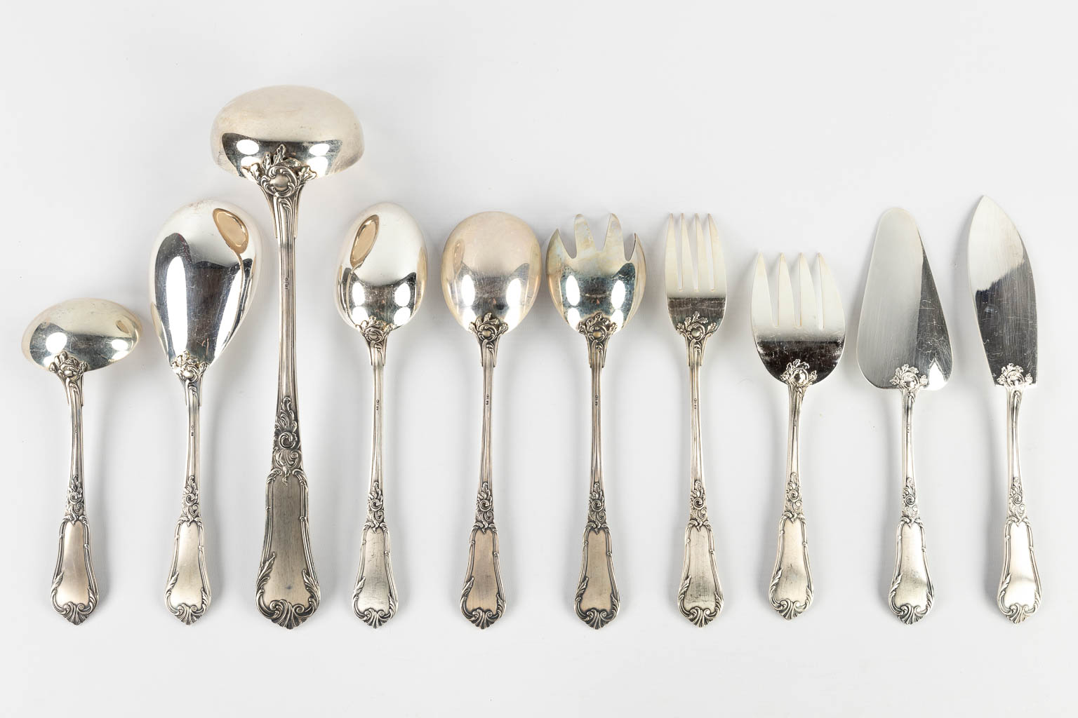 Bruno Wiskemann, Model Régence, a 130-piece silver-plated cutlery in a chest. (D:32 x W:46 x H:27 cm - Image 11 of 17