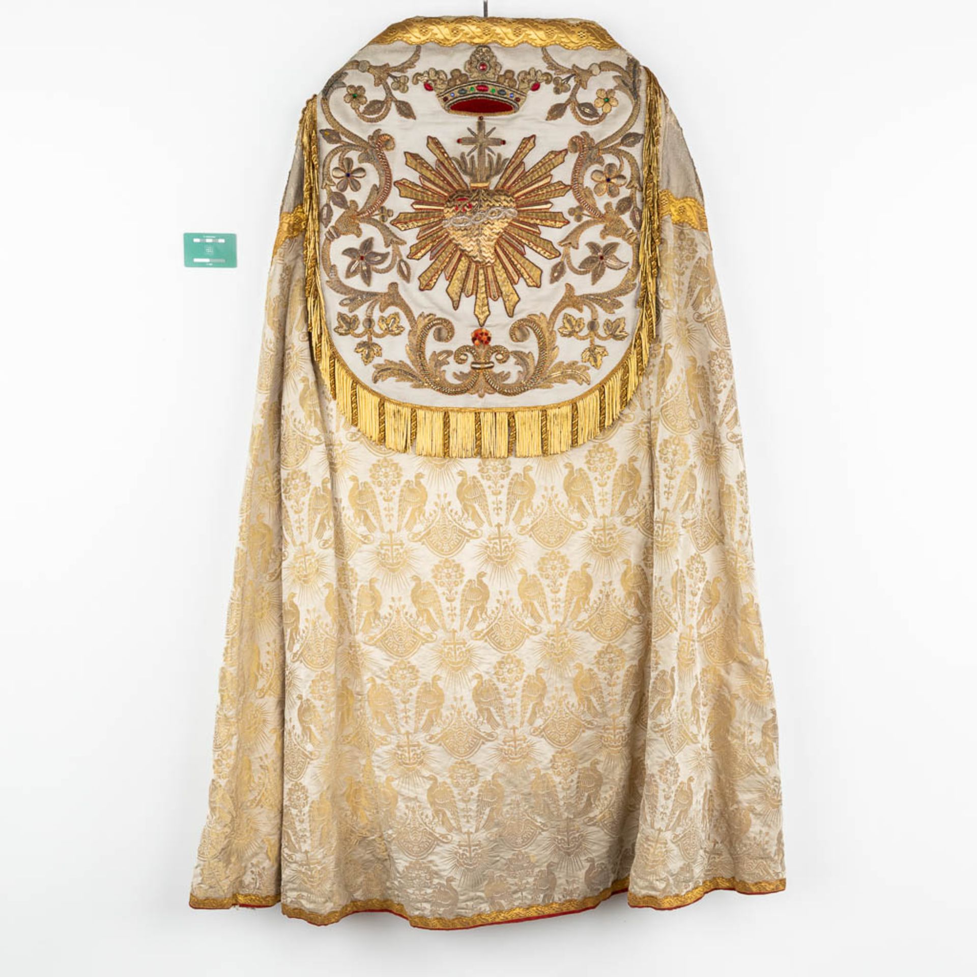 An antique cope, thick gold thread embroideries and decorated fabric. 19th C. (H:154 cm) - Image 2 of 8
