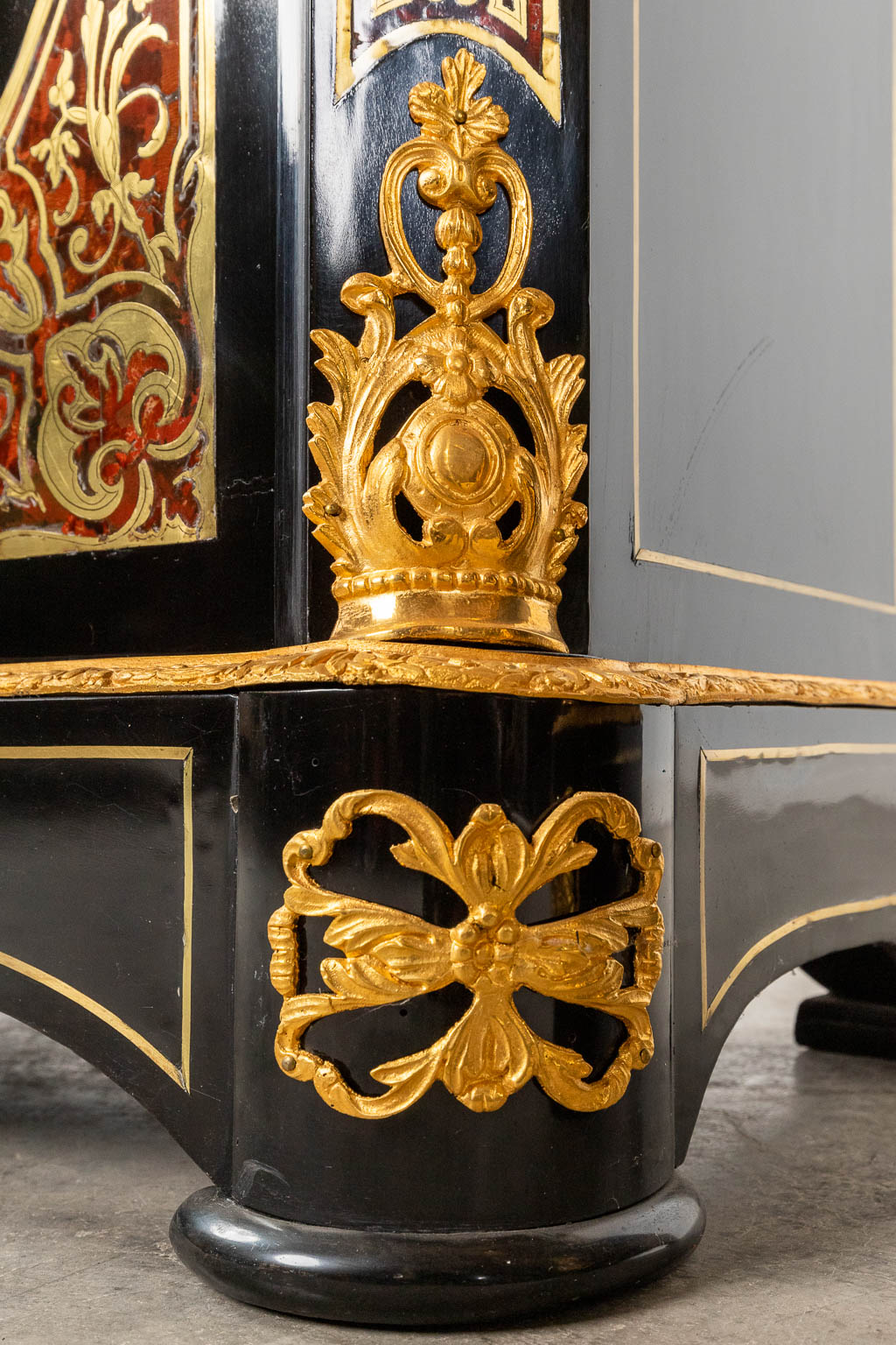 A pair of 'Boulle' cabinets, tortoiseshell inlay with brass. Napoleon 3, 19th C. (D:38 x W:82 x H:10 - Image 15 of 17