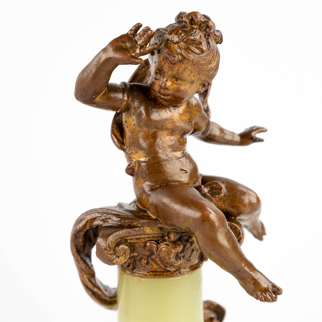 A pair of putti on a pedestal, spelter and onyx in Louis XV style. 19th C. (D:8 x W:8 x H:23 cm) - Image 11 of 11