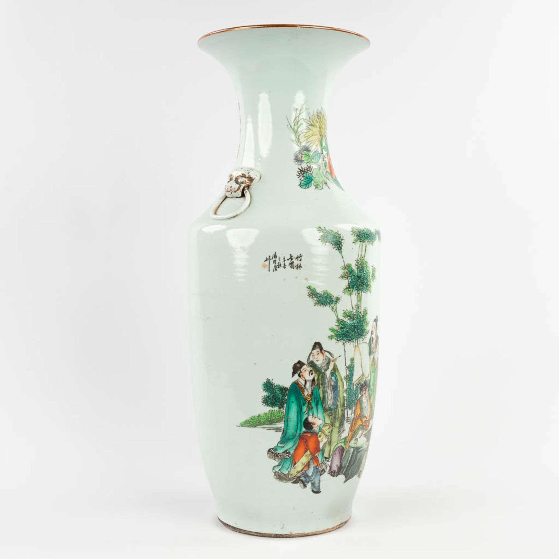 A Chinese vase, decorated with wise men in a garden. 19th/20th C. (H:58 x D:23 cm) - Bild 3 aus 16