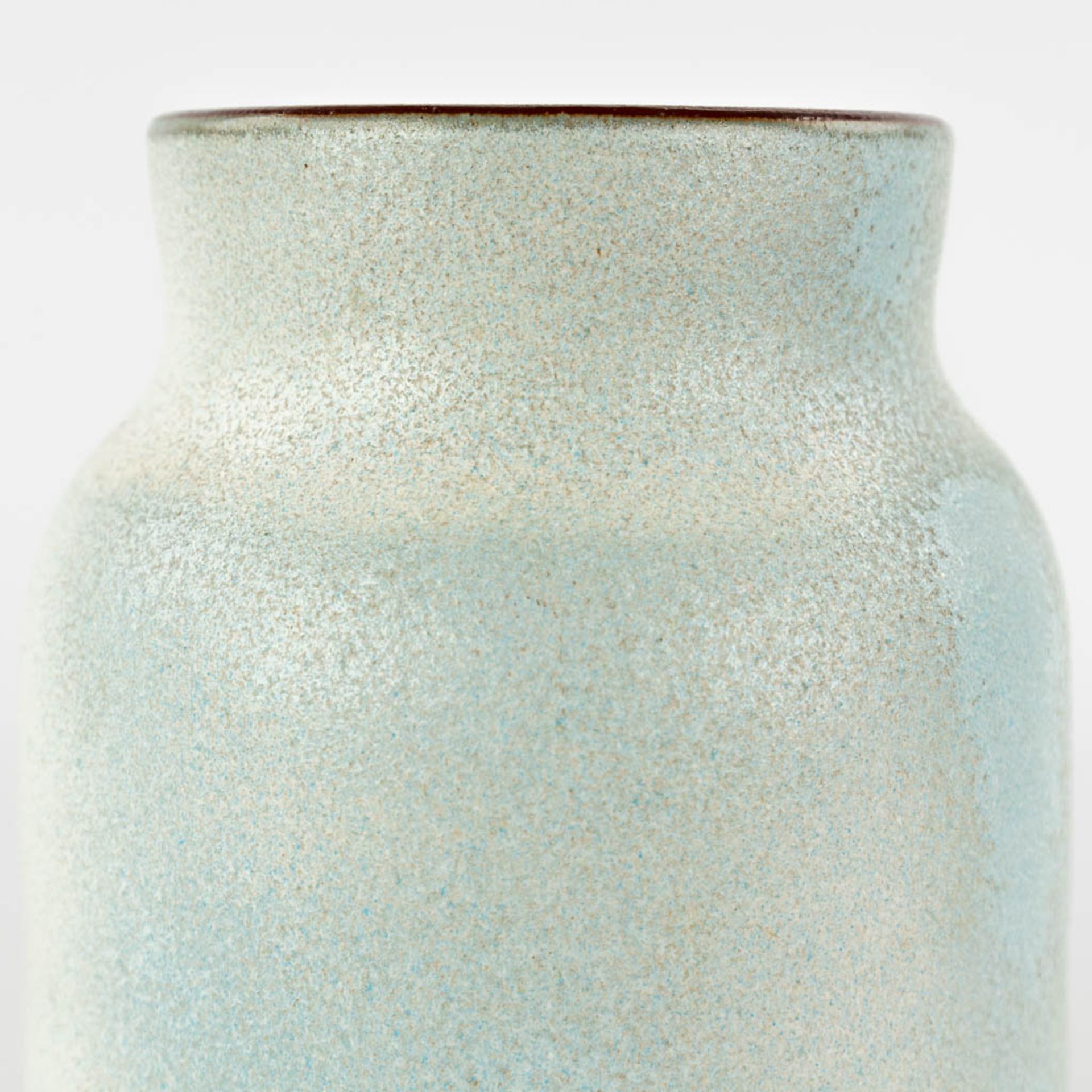 Rogier VANDEWEGHE (1923-2020) 'Vase' light-blue glaze, circa 1956-1957. (H:21,5 x D:11 cm) - Image 7 of 11
