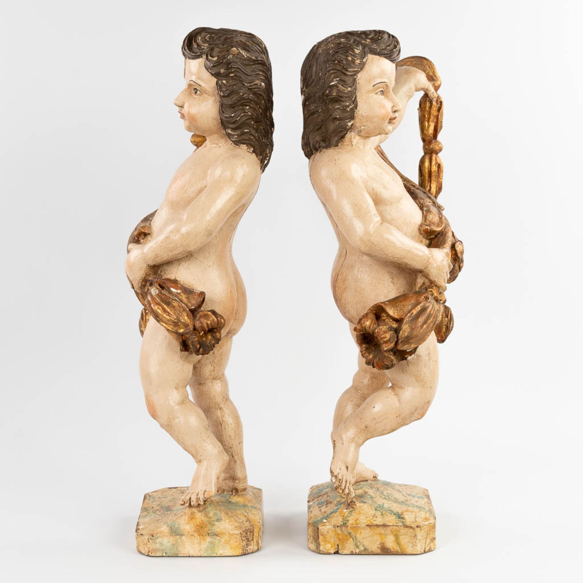 A pair of wood-sculptured angels, polychrome, 18th/19th C. (D:18 x W:34 x H:70 cm) - Bild 4 aus 20