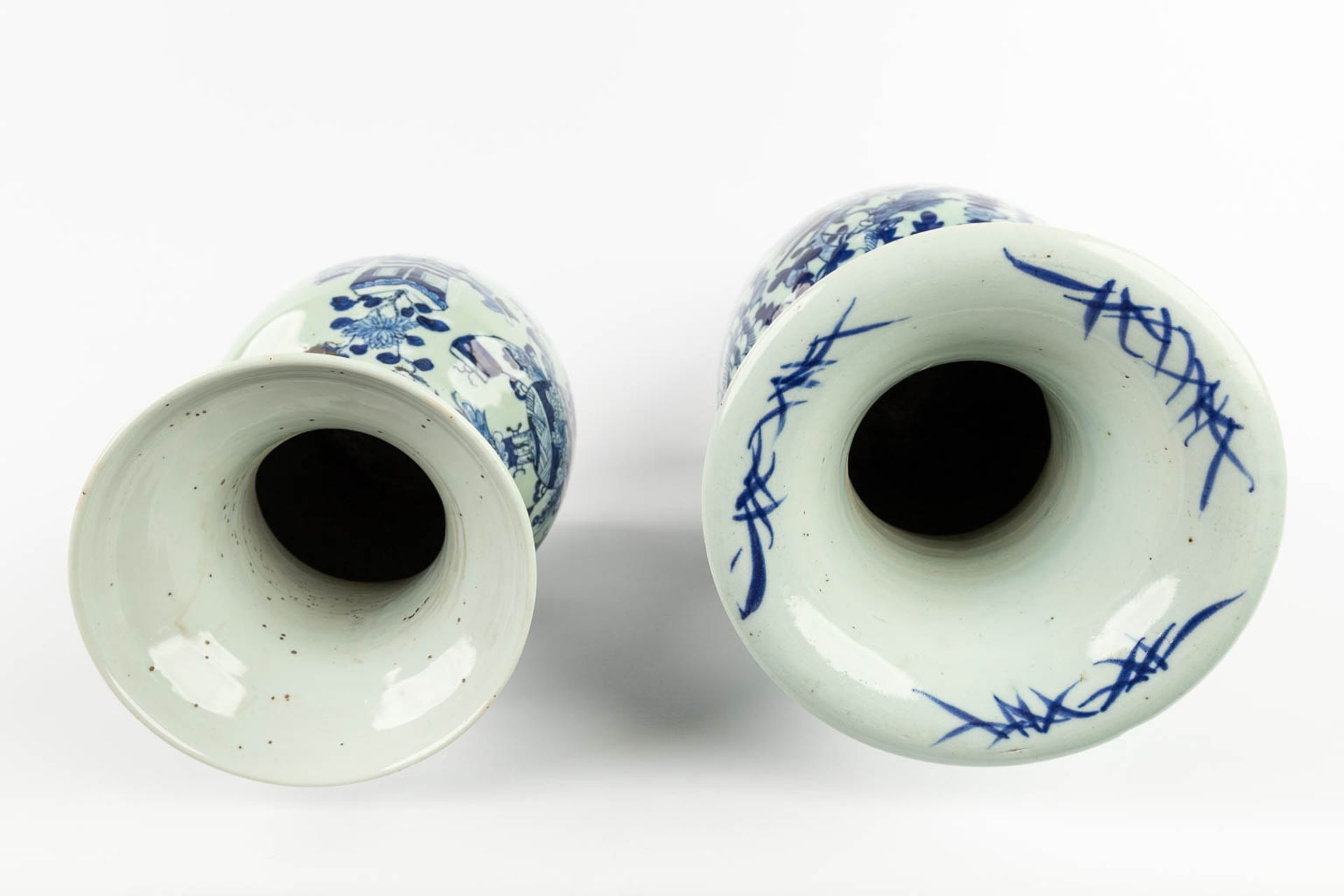 Two Chinese vases, celadon with a blue-white decor. 19th/20th C. (H:59 x D:24 cm) - Bild 8 aus 12