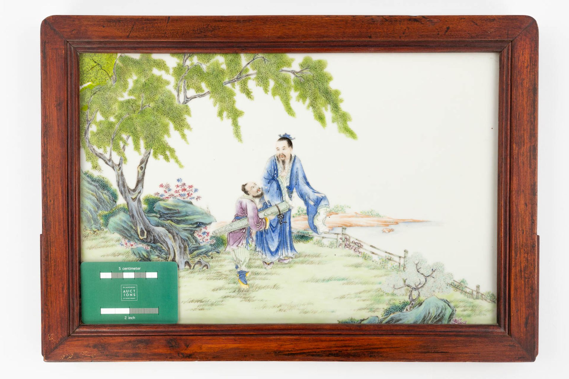 A Chinese decorative table screen with porcelain plaque decorated with wise men, 19th C (W:44 x H:30 - Image 2 of 12