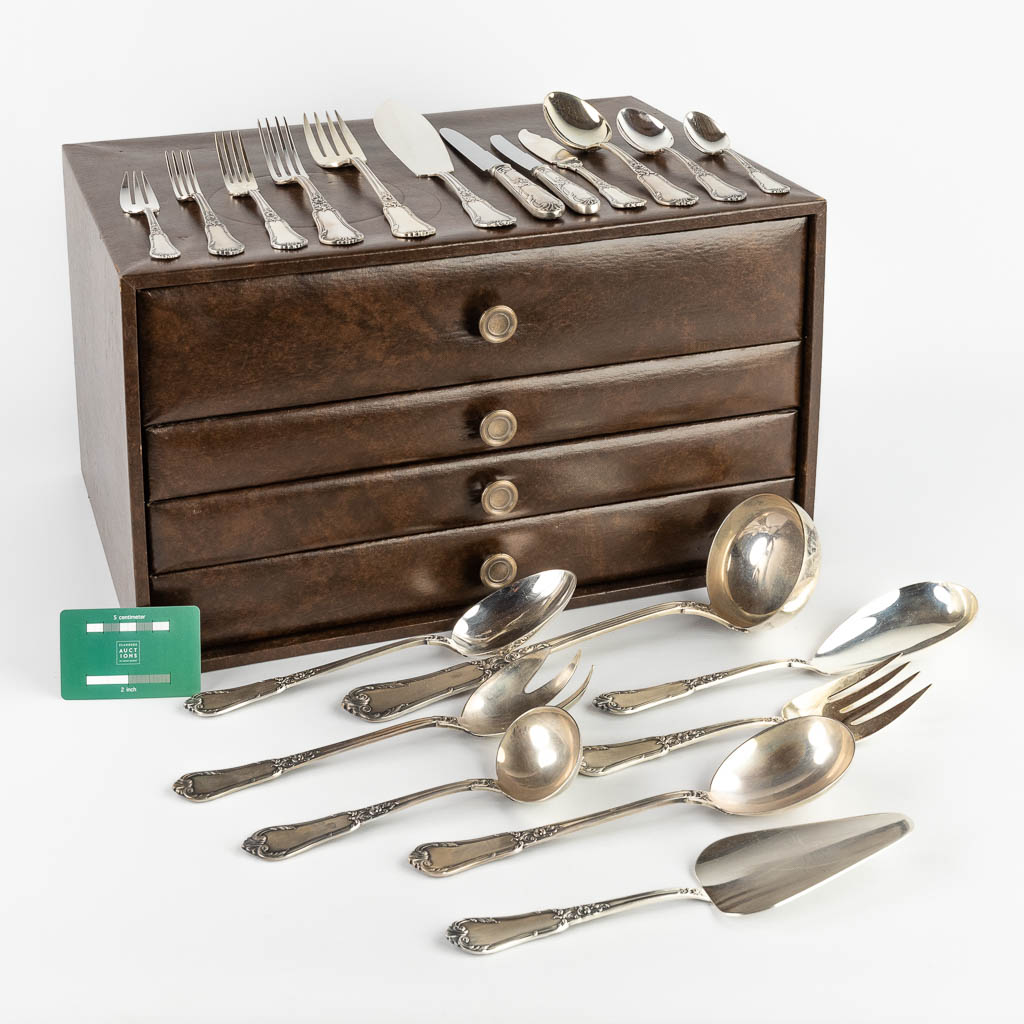 Bruno Wiskemann, Model Régence, a 130-piece silver-plated cutlery in a chest. (D:32 x W:46 x H:27 cm - Image 2 of 17