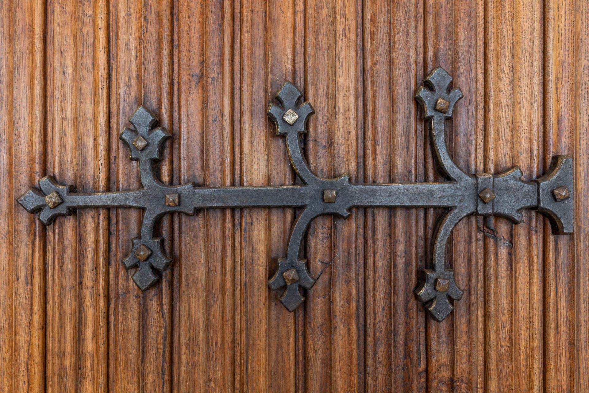 Two pairs of Gothic Revivial chapel doors with metal hardware. The first half of the 20th C. (W:160 - Image 5 of 8