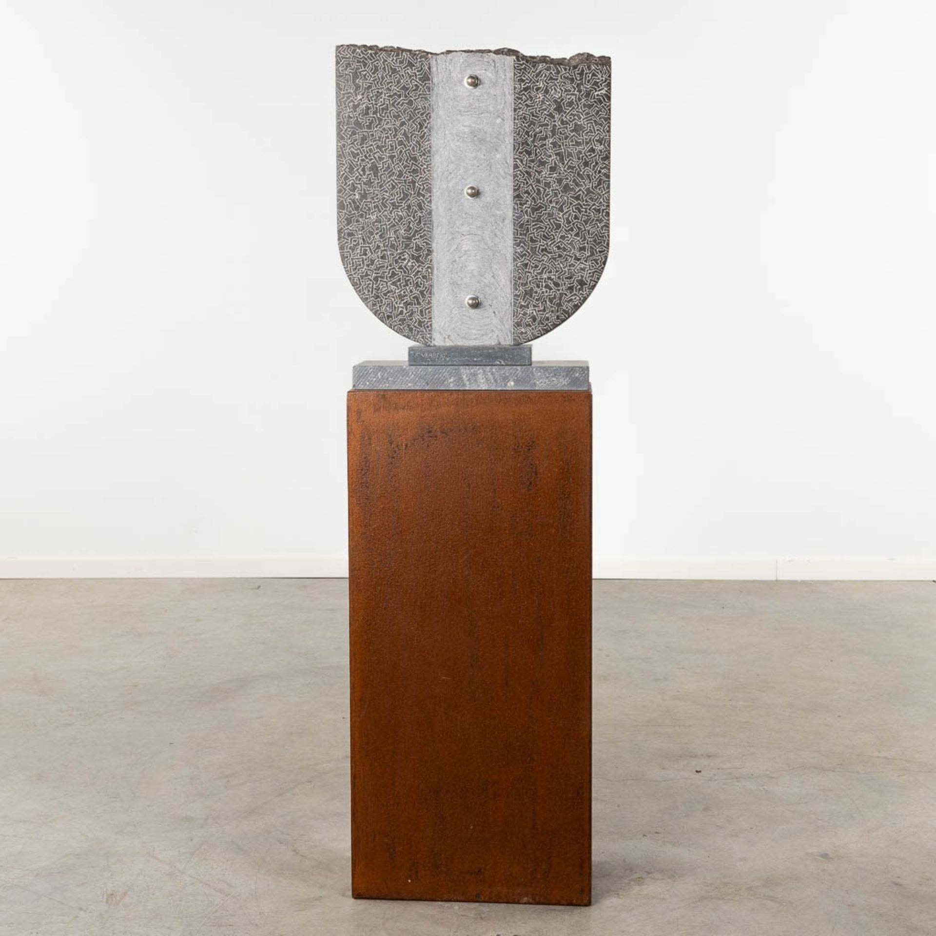 Francois VERBEKE (1960) 'Equilibrium' a sculpture, Belgian blue stone. (D:10 x W:45 x H:52 cm) - Bild 5 aus 10