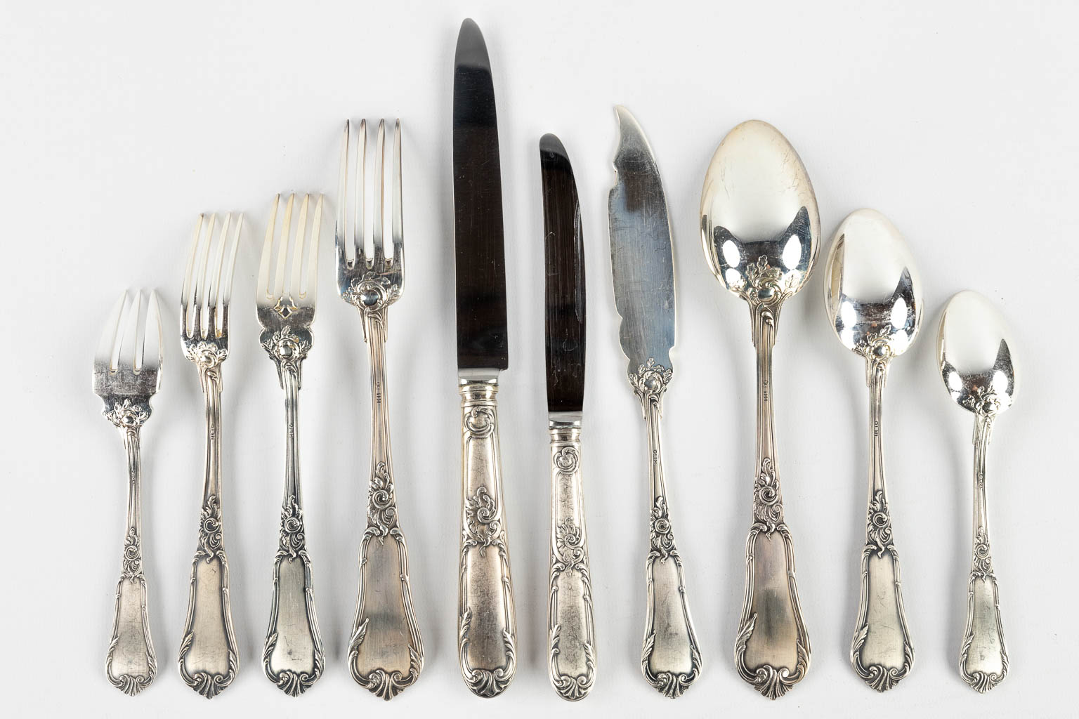 Bruno Wiskemann, Model Régence, a 130-piece silver-plated cutlery in a chest. (D:32 x W:46 x H:27 cm - Image 4 of 17