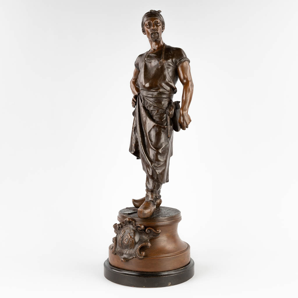 L'Abbateur, a figurine of a butcher, spelter. Circa 1900. (H:68 x D:23 cm) - Image 7 of 12