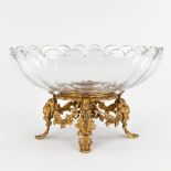 A table centrepiece with a crystal bowl mounted on a gilt bronze base, Lodewijk XVI. 19th C. (D:28 x