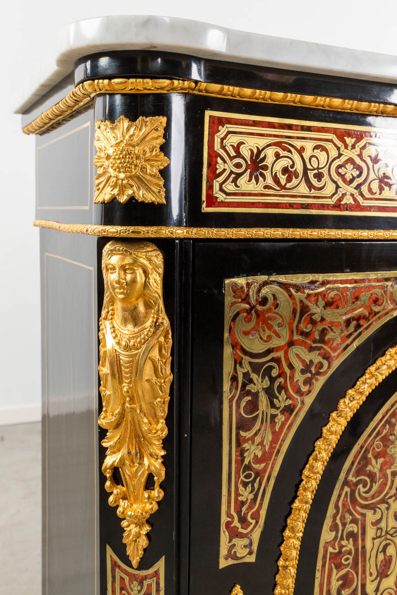 A pair of 'Boulle' cabinets, tortoiseshell inlay with brass. Napoleon 3, 19th C. (D:38 x W:82 x H:10 - Image 11 of 17