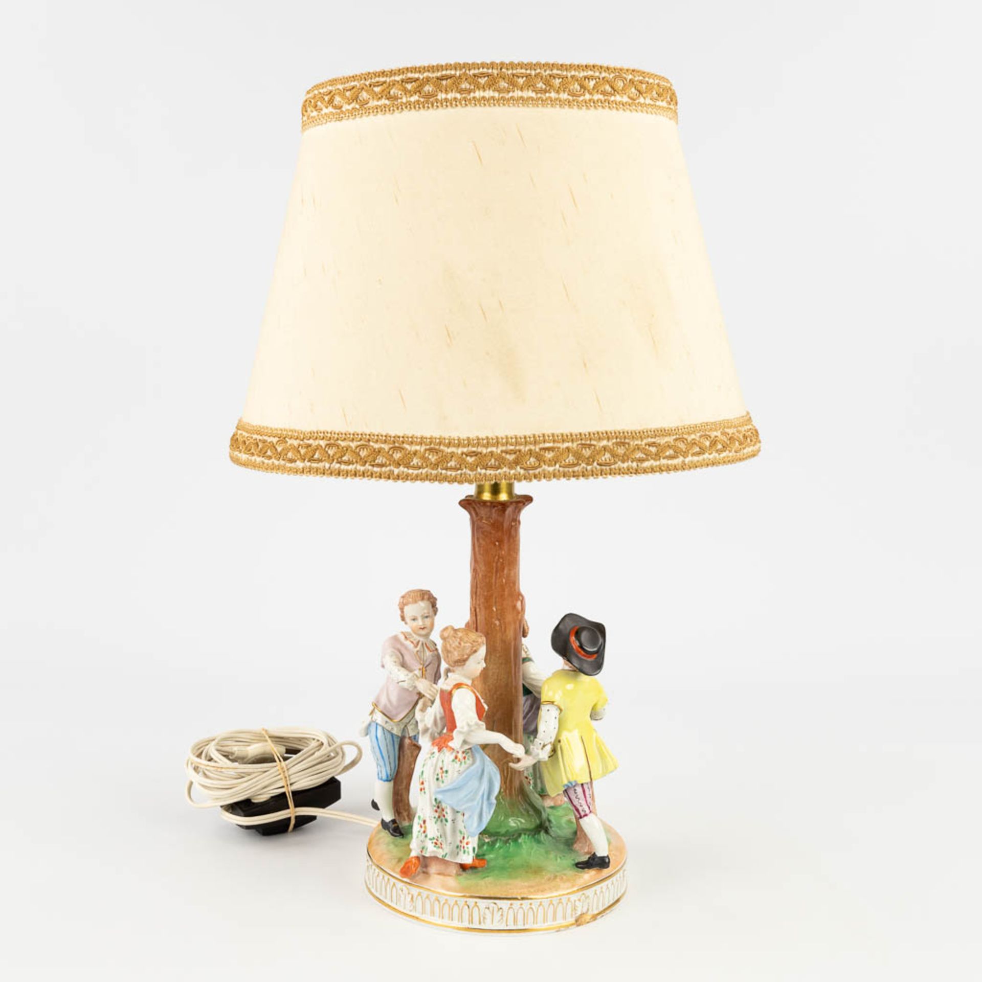 Two Table lamps, German porcelain with hand-painted decor. 20th C. (H:47 cm) - Bild 4 aus 32