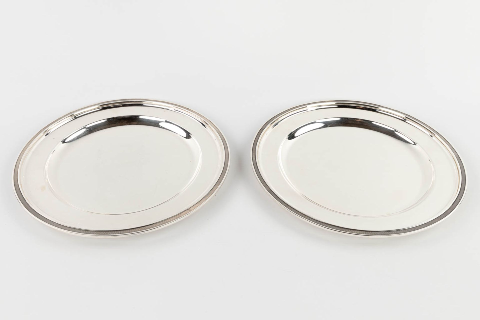 Sivar &amp; Silvergros Ghent, a collection of silver-plated metal table accesories. (D:28 x W:45 cm) - Image 10 of 24