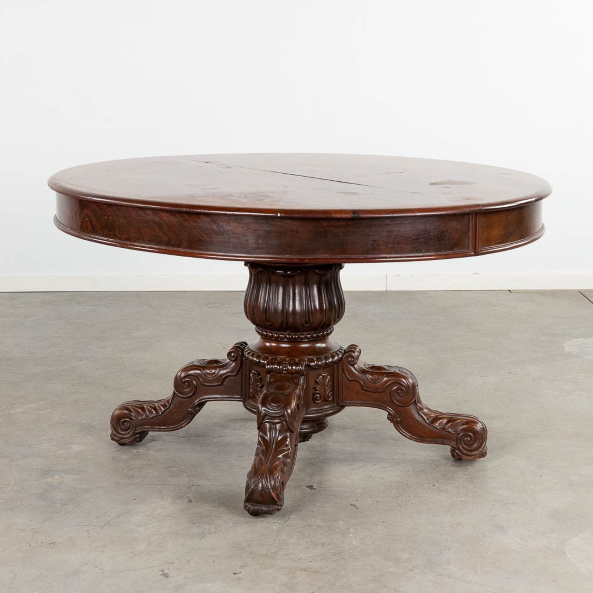 An atique oval table, Lous Philippe. (D:120 x W:139 x H:74 cm)