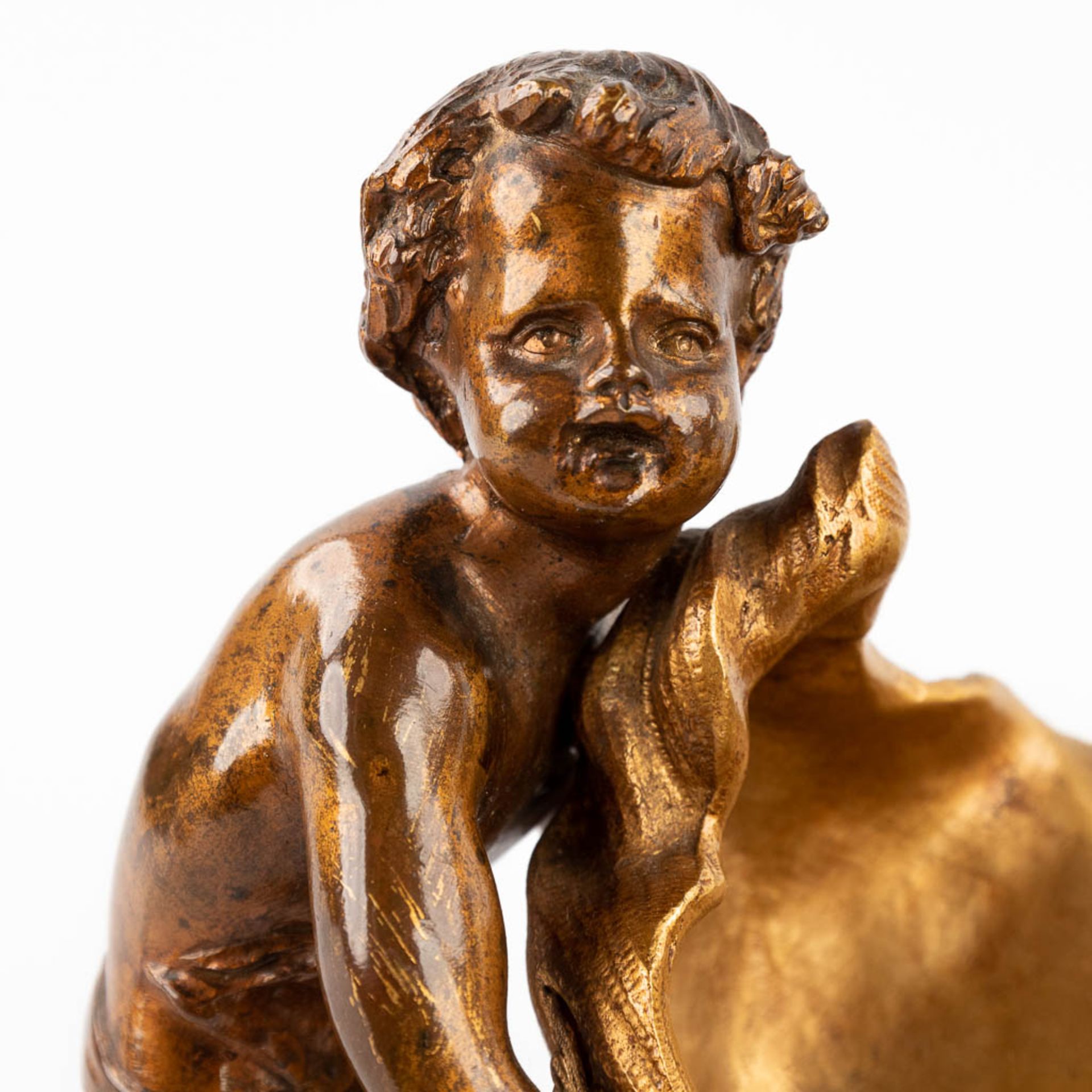 Two Putti with a sea shell, Vide Poche, Louis XV style, bronze mounted on marble. 19th C. (D:13 x W: - Image 10 of 13