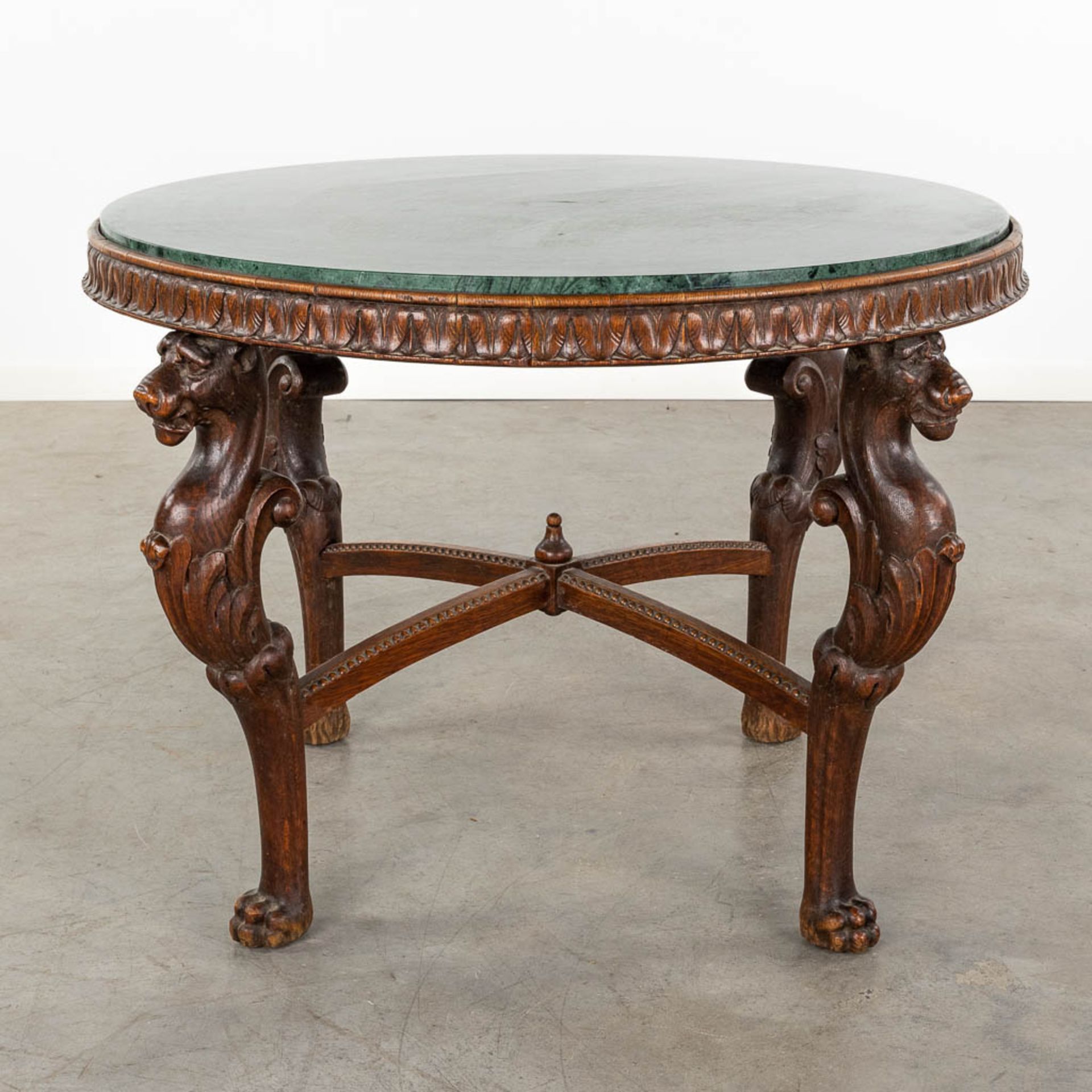 A wood-sculptured coffee table, mythological figurines and a green marble top. 20th C. (D:93 x W:93  - Bild 6 aus 13