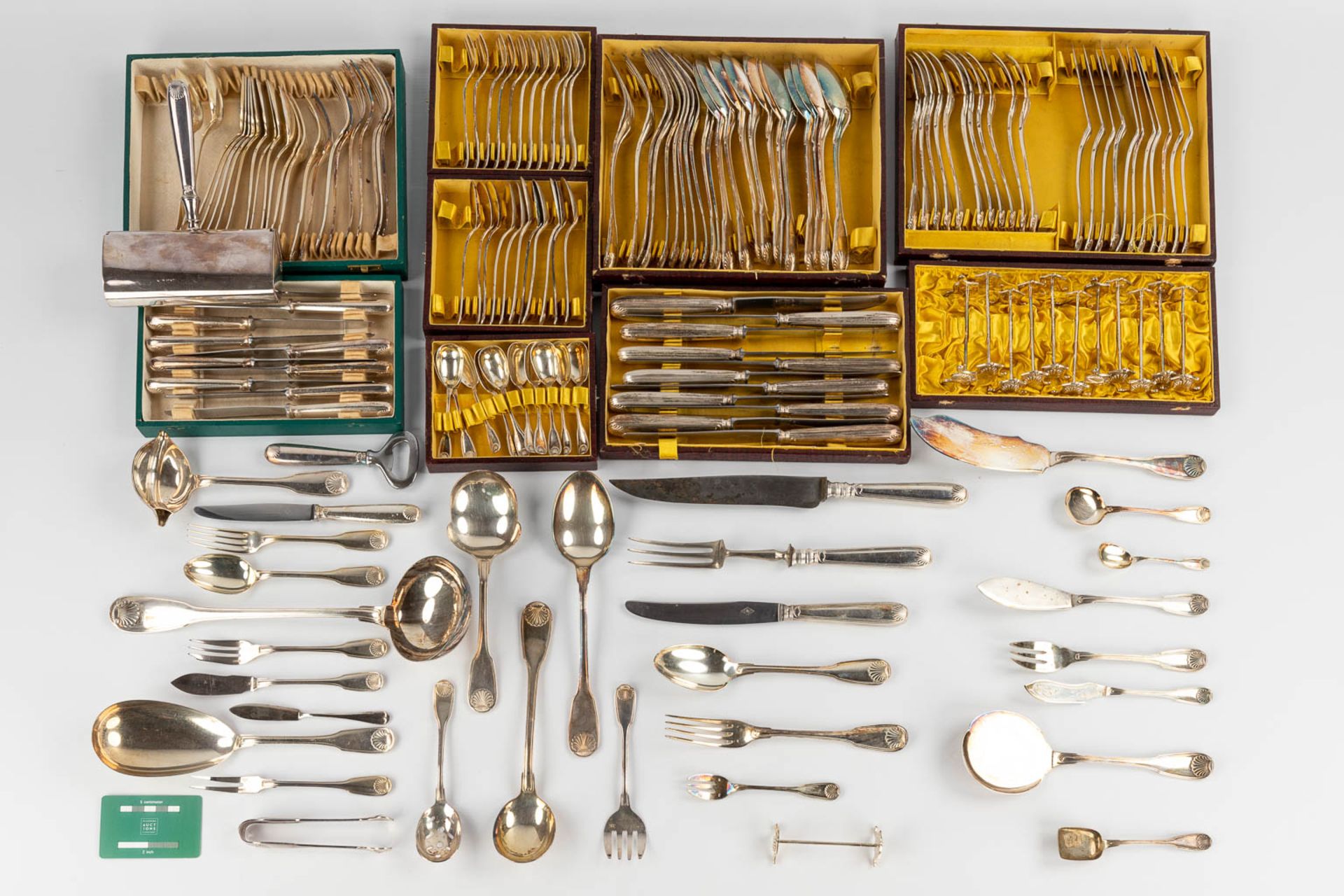 Lemaire & De Vernissy, 'Cocquille' a silver cutlery set. Added Christofle 'Coquille'. 4,717 kg. - Bild 2 aus 24