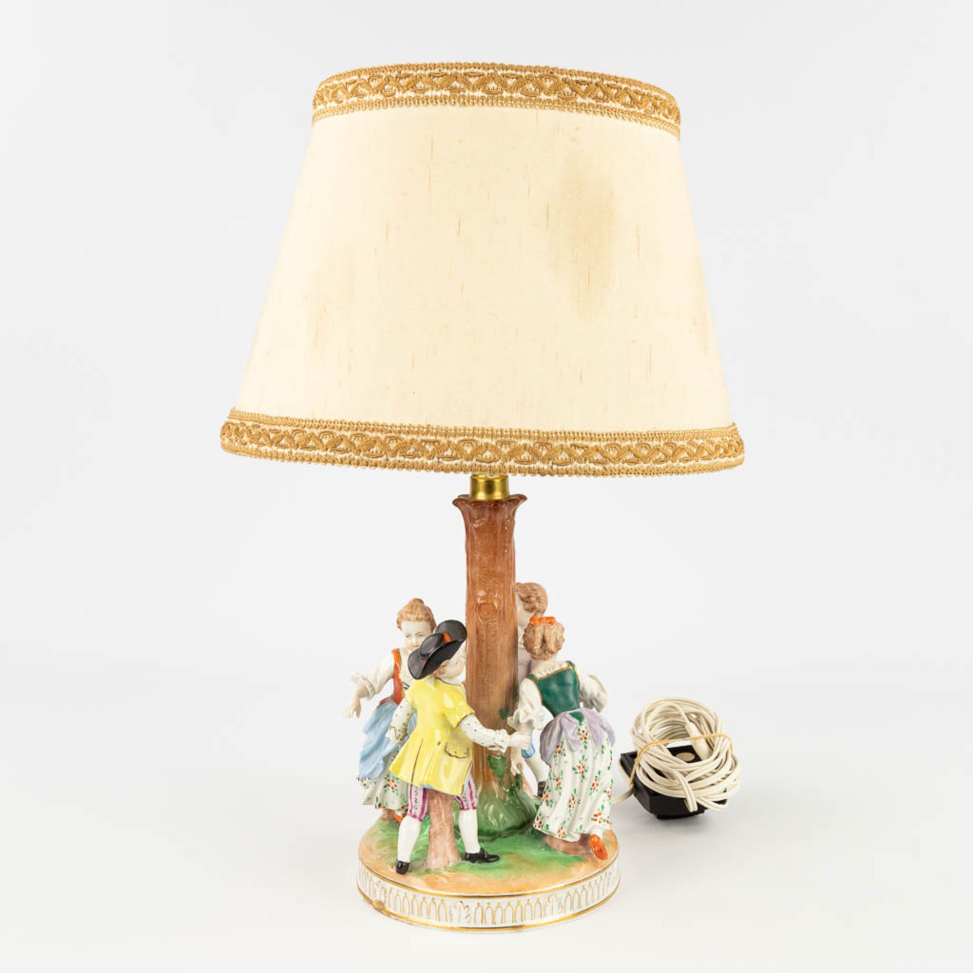 Two Table lamps, German porcelain with hand-painted decor. 20th C. (H:47 cm) - Bild 9 aus 32