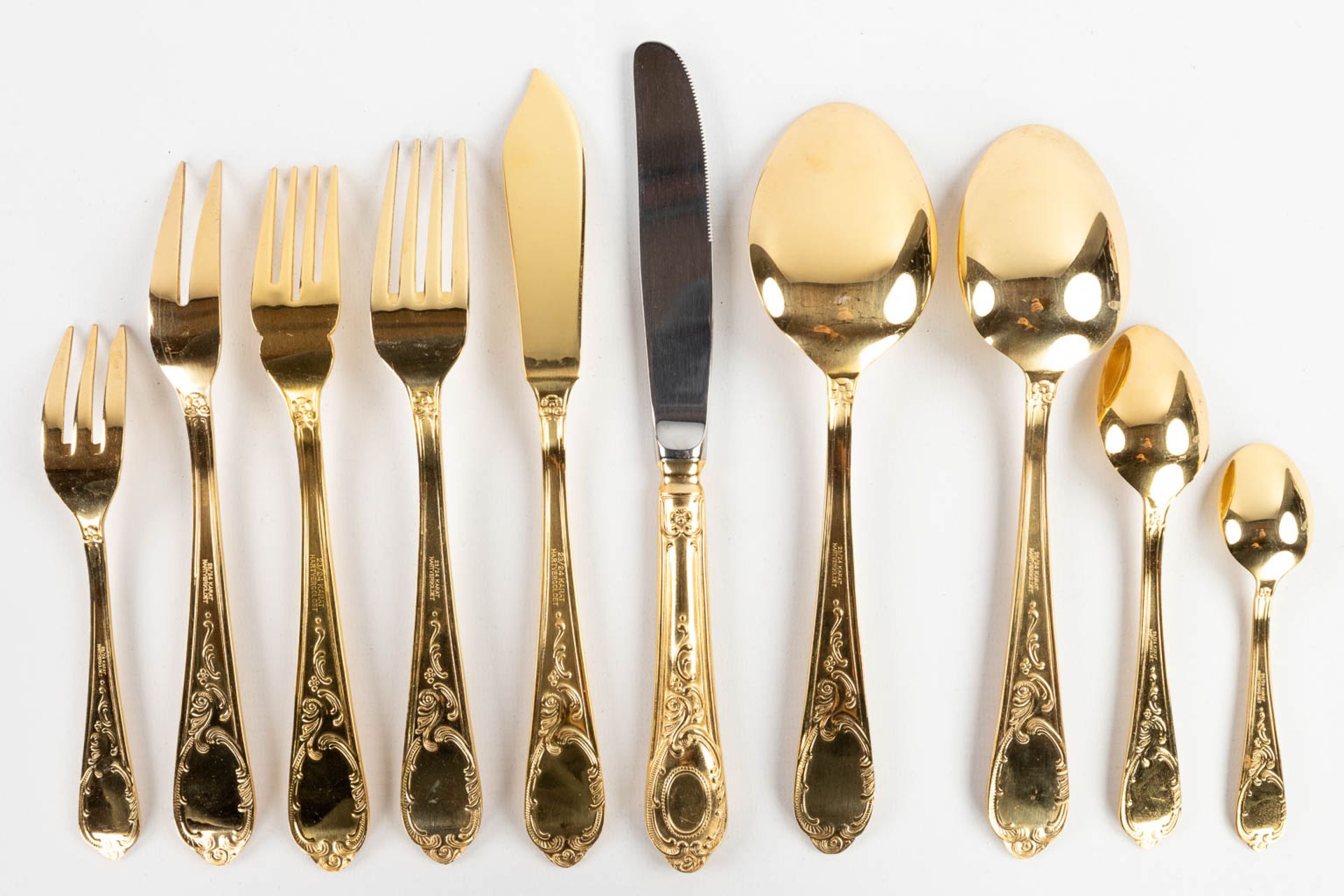 A gold-plated 'Solingen' flatware cutlery set, made in Germany. Model 'Régence' (D:34 x W:45 cm) - Image 7 of 13