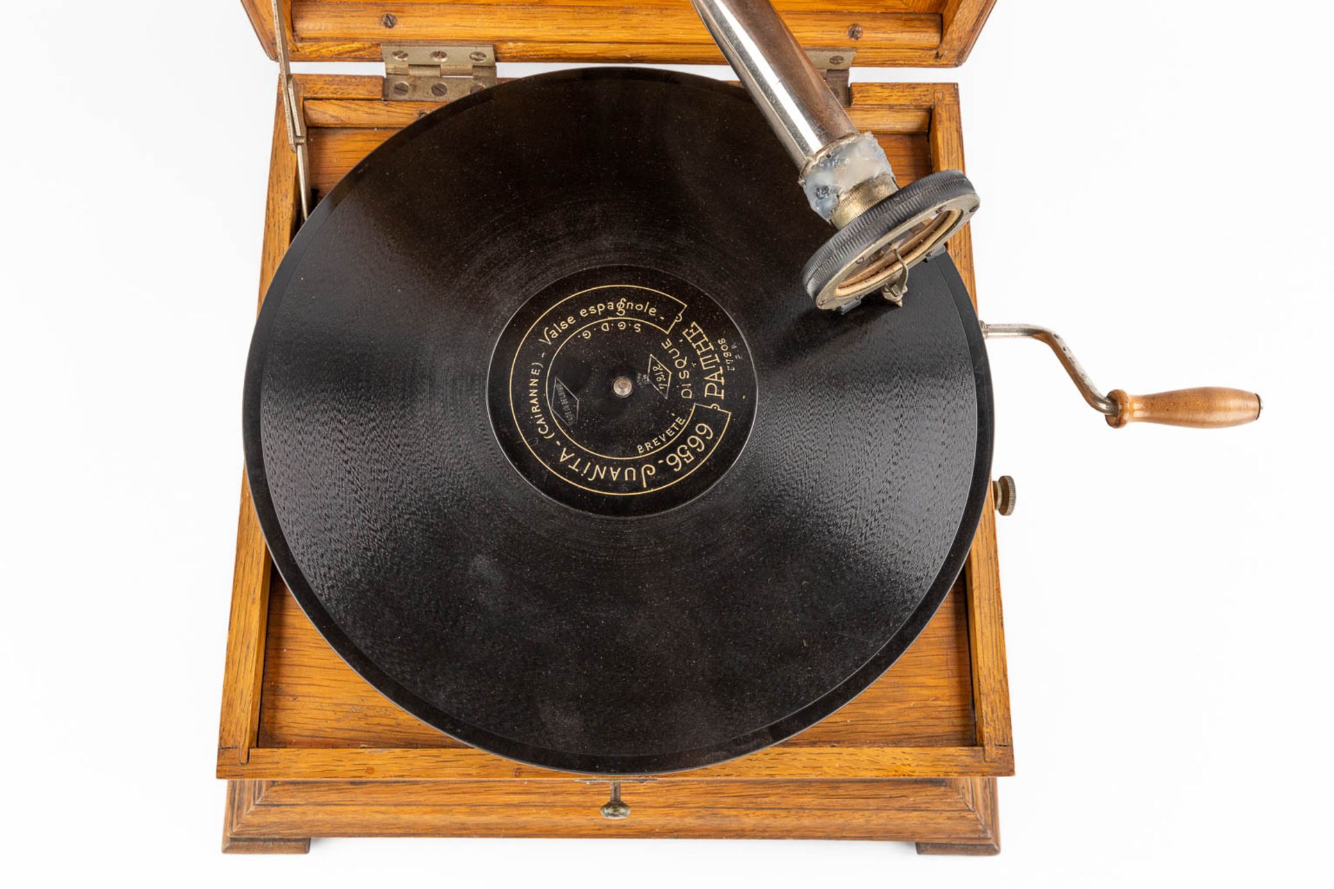 Pathé, a grammophone with bakelite records. The first half of the 20th C. (D:35 x W:35 x H:30 cm) - Image 8 of 16