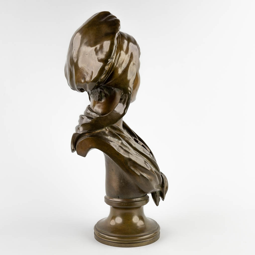 Bust of a lady, patinated bronze, signed 'Spilliaert'. (D:20 x W:25 x H:52 cm) - Image 6 of 12