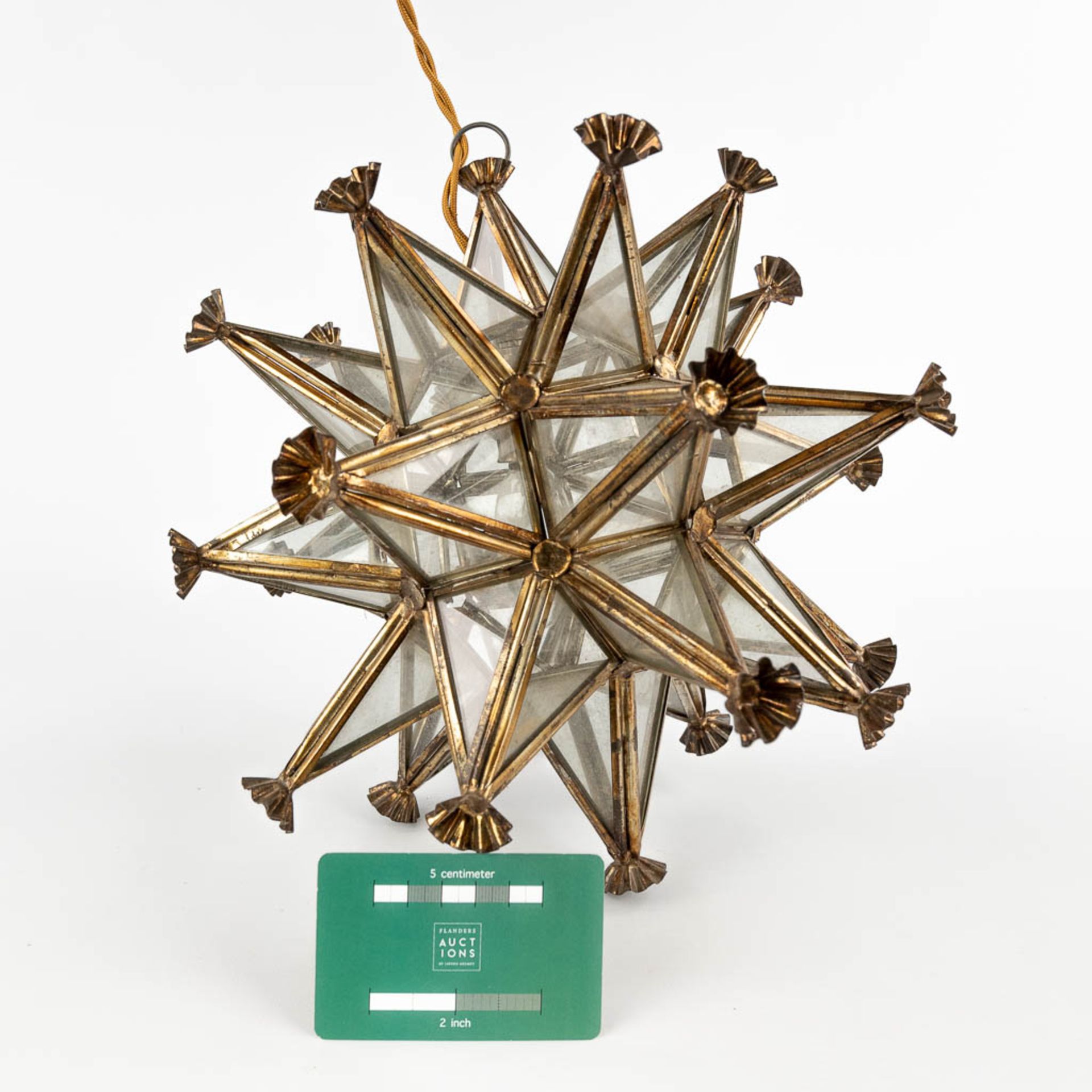 A lantern in the shape of a star, copper and glass, circa 1950. (W:25 x H:25 x D:25 cm) - Image 2 of 12