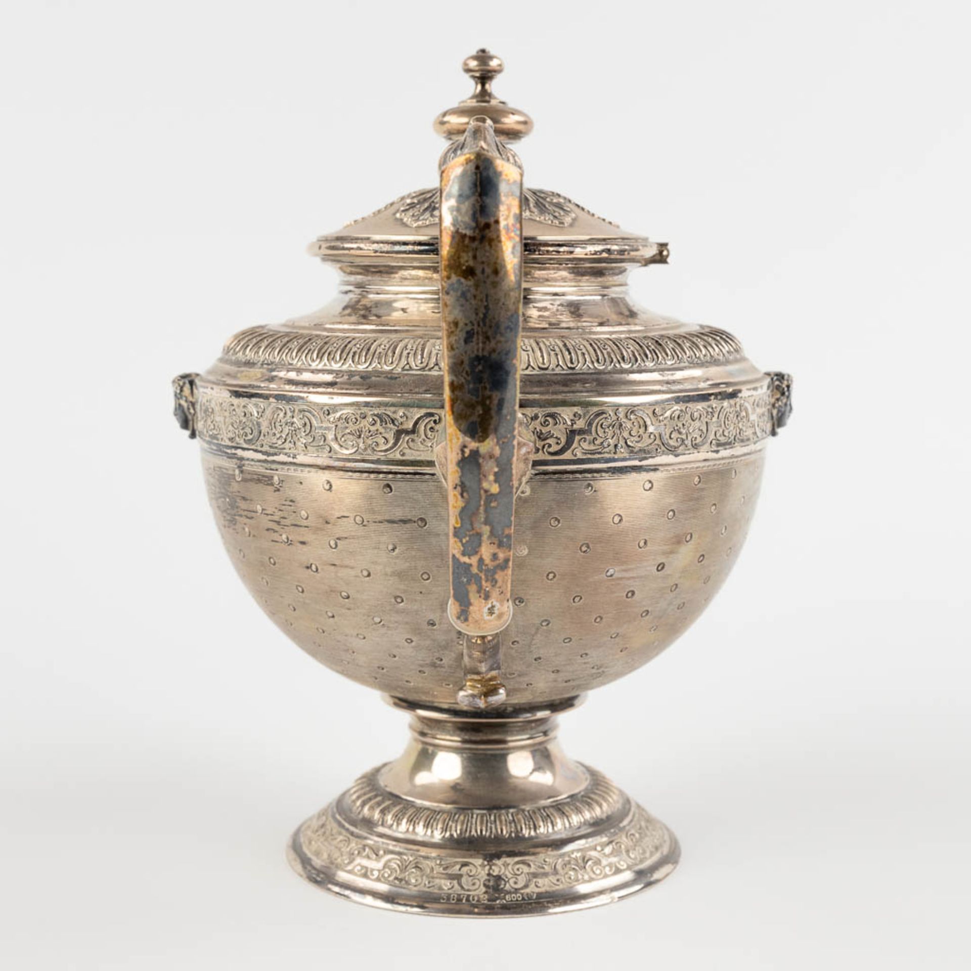 A teapot, silver, Germany. Gross: 659g. (D:16 x W:26 x H:21 cm) - Image 4 of 12